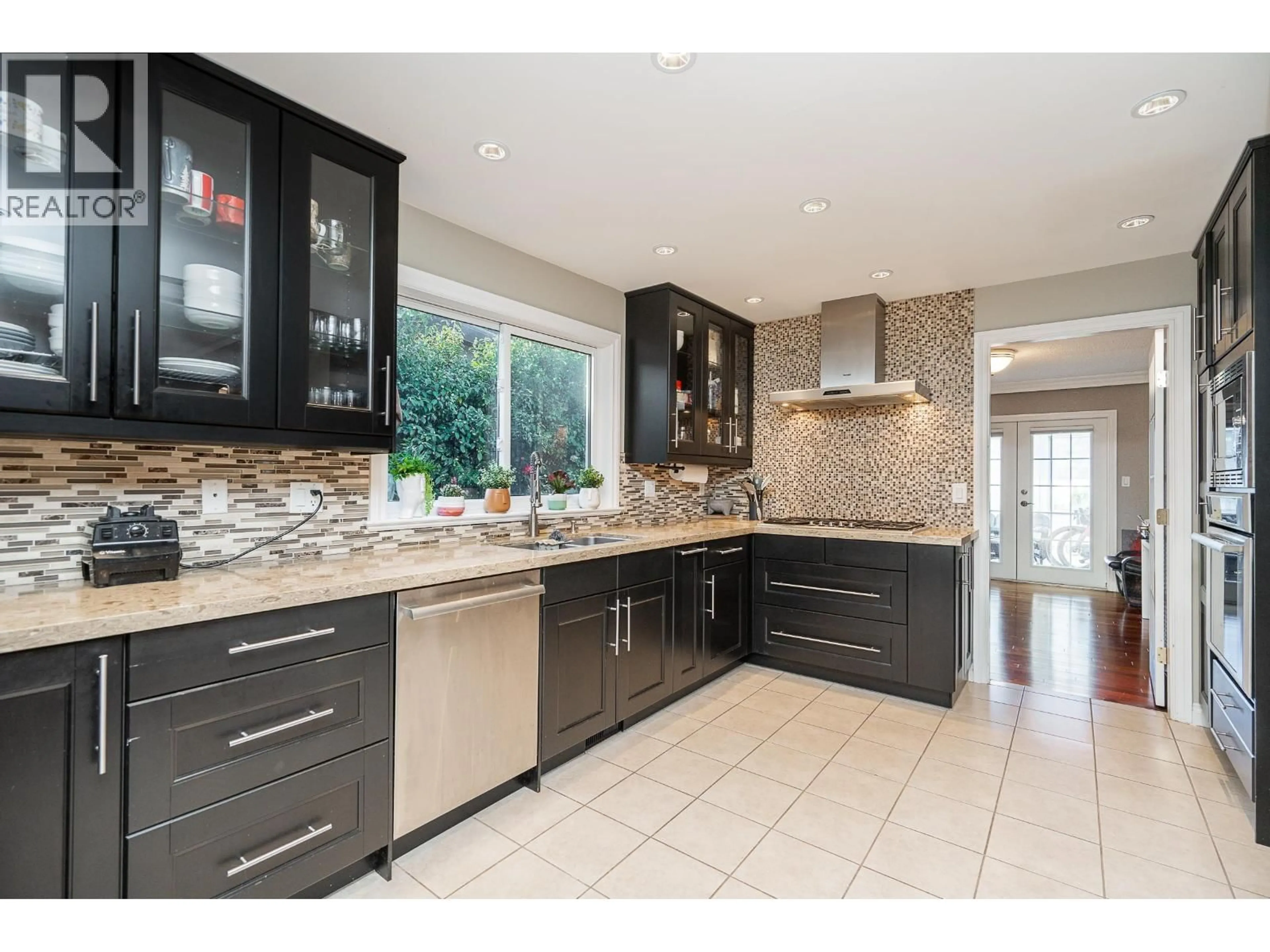 Contemporary kitchen, ceramic/tile floor for 148 ROE DRIVE, Port Moody British Columbia V3H3M8