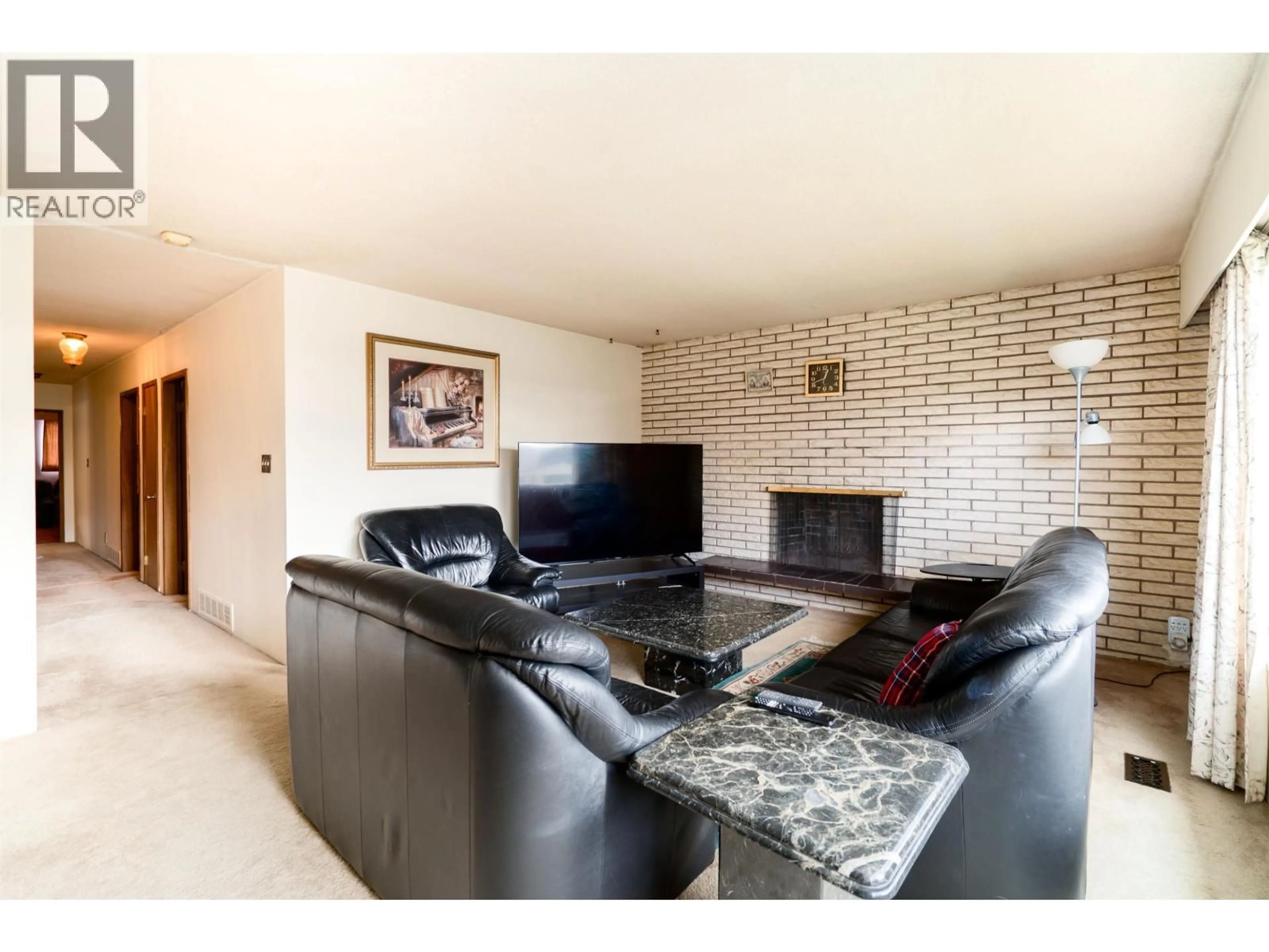 Living room with furniture, unknown for 437 55TH AVENUE, Vancouver British Columbia V5X1N3