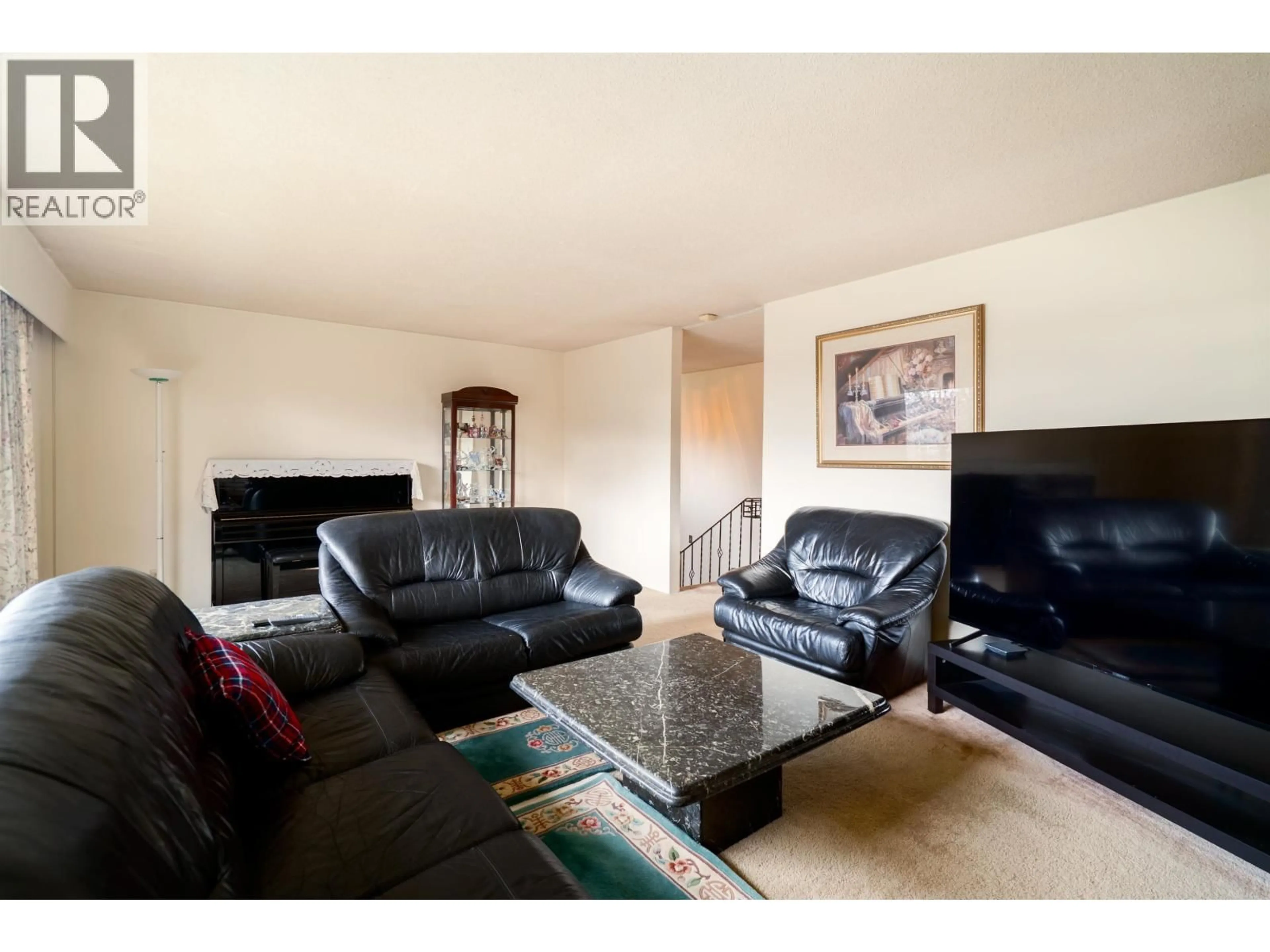 Living room with furniture, unknown for 437 55TH AVENUE, Vancouver British Columbia V5X1N3