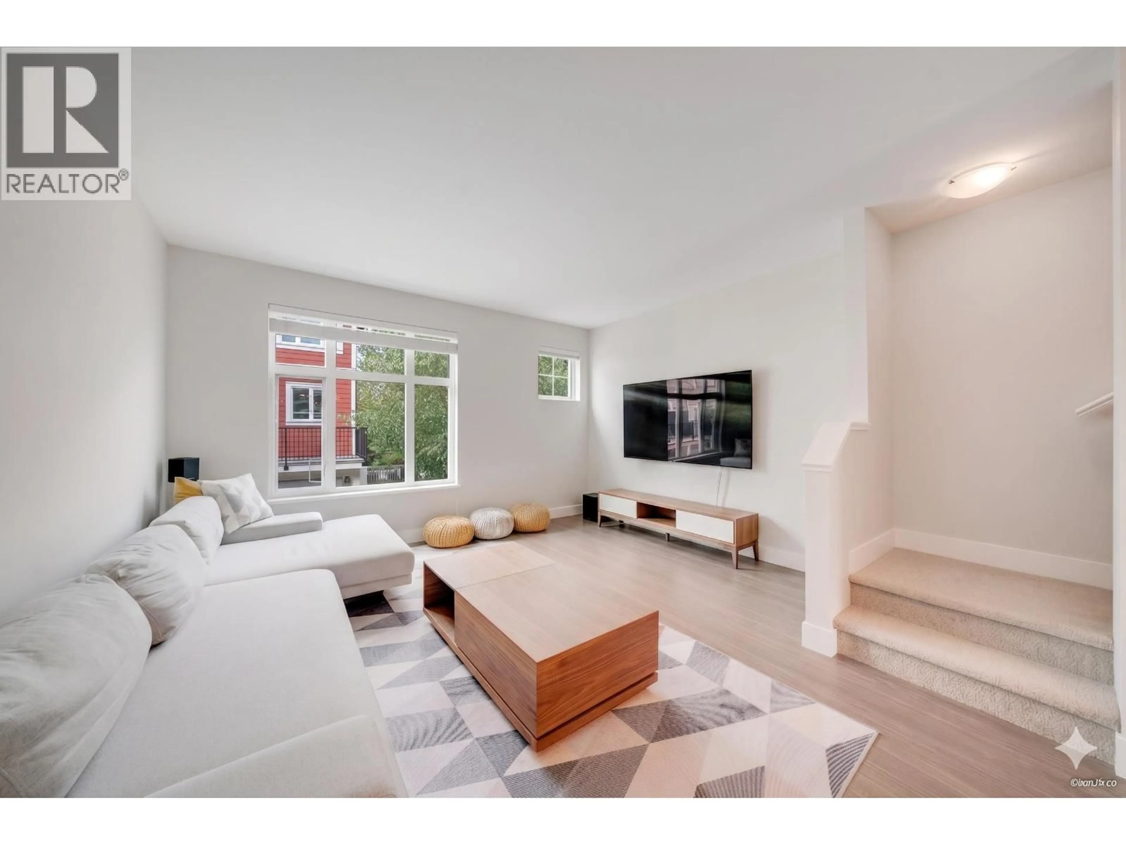 Living room with furniture, unknown for 16 - 4588 DUBBERT STREET, Richmond British Columbia V6X0M1