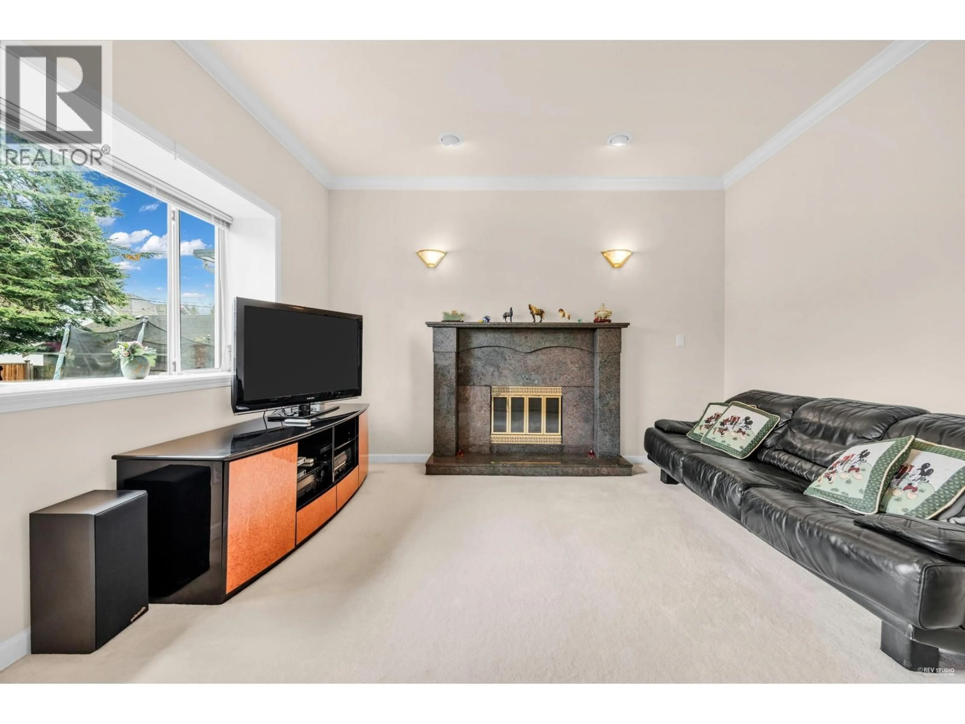 Living room with furniture, ceramic/tile floor for 6388 LABURNUM STREET, Vancouver British Columbia V6M3S9