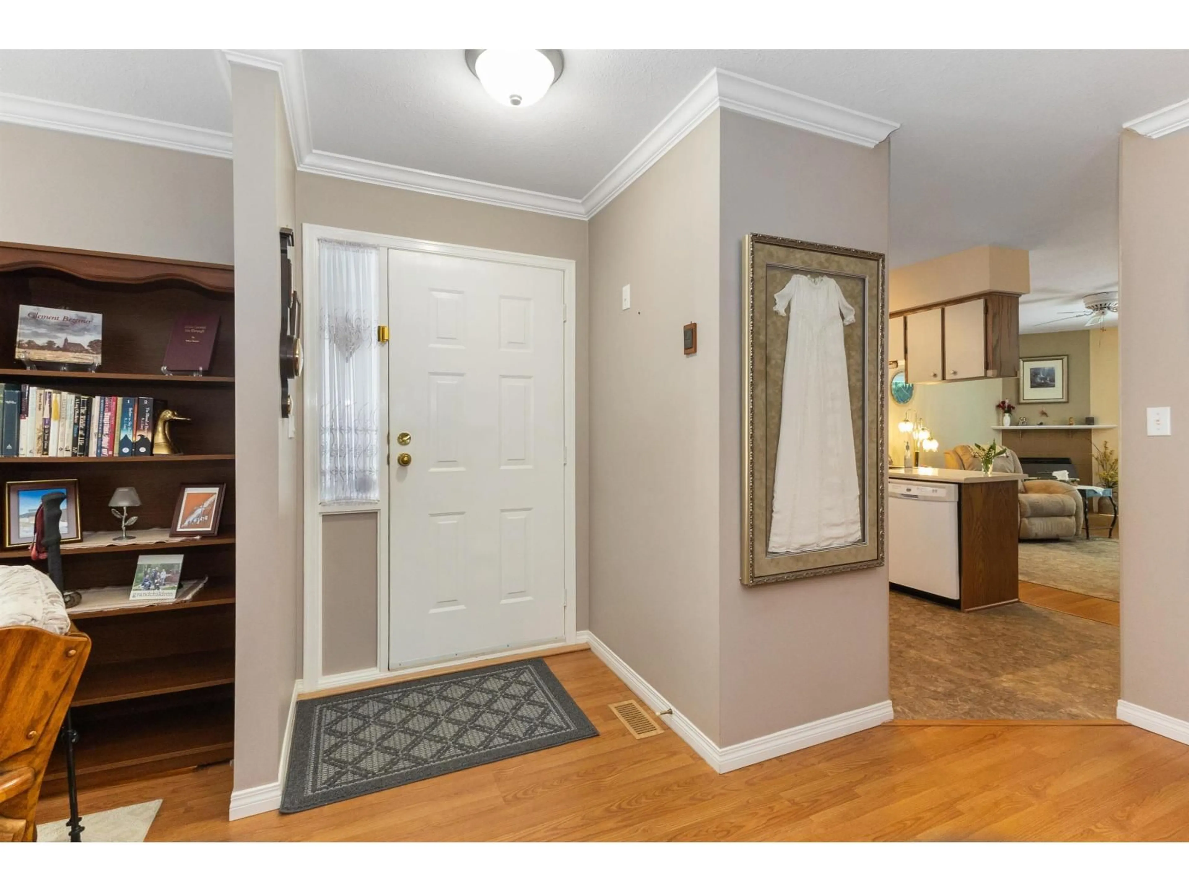 Indoor entryway for 11 - 33020 MACLURE ROAD, Abbotsford British Columbia V2S7J6