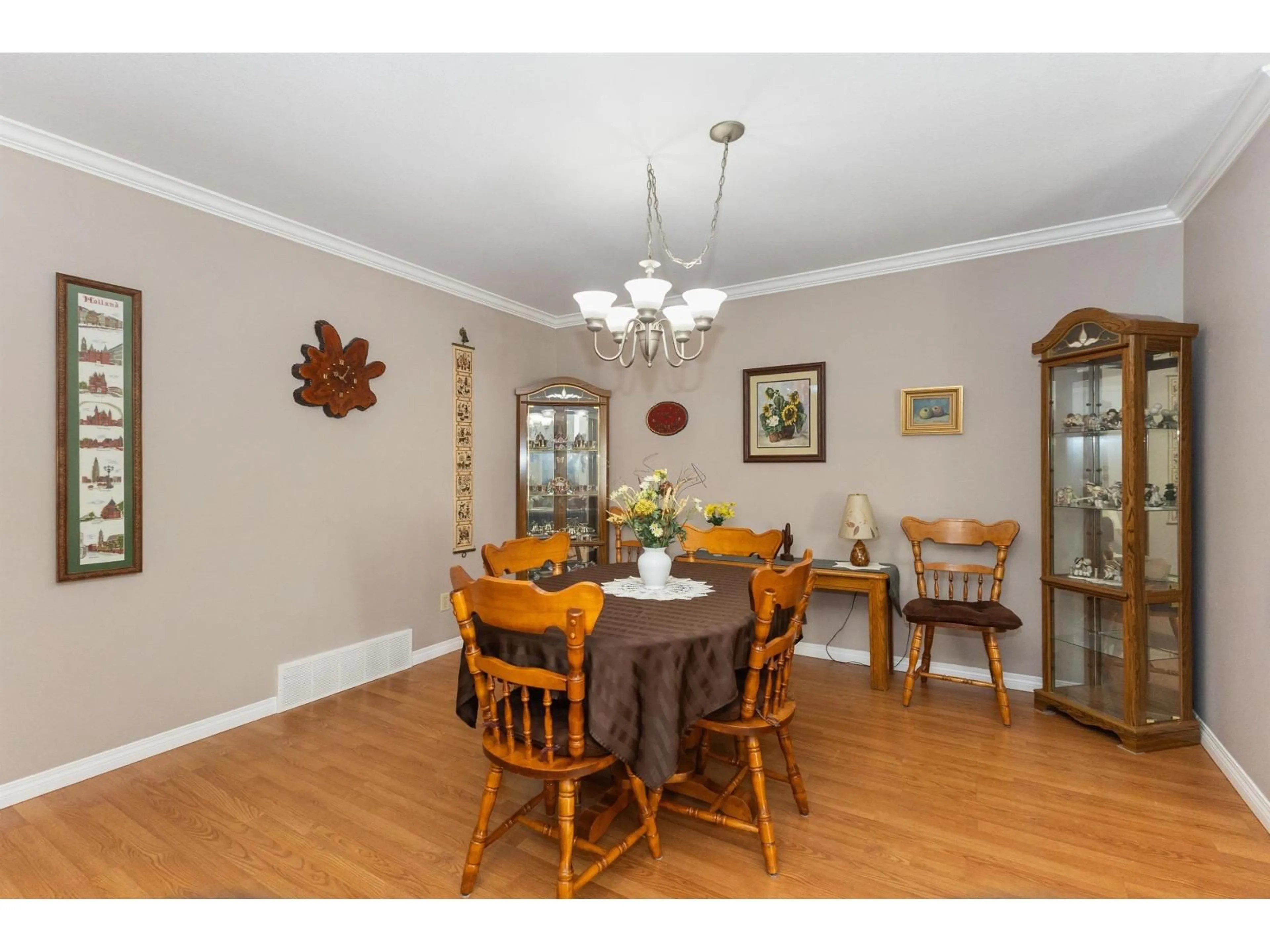 Dining room, wood/laminate floor for 11 - 33020 MACLURE ROAD, Abbotsford British Columbia V2S7J6