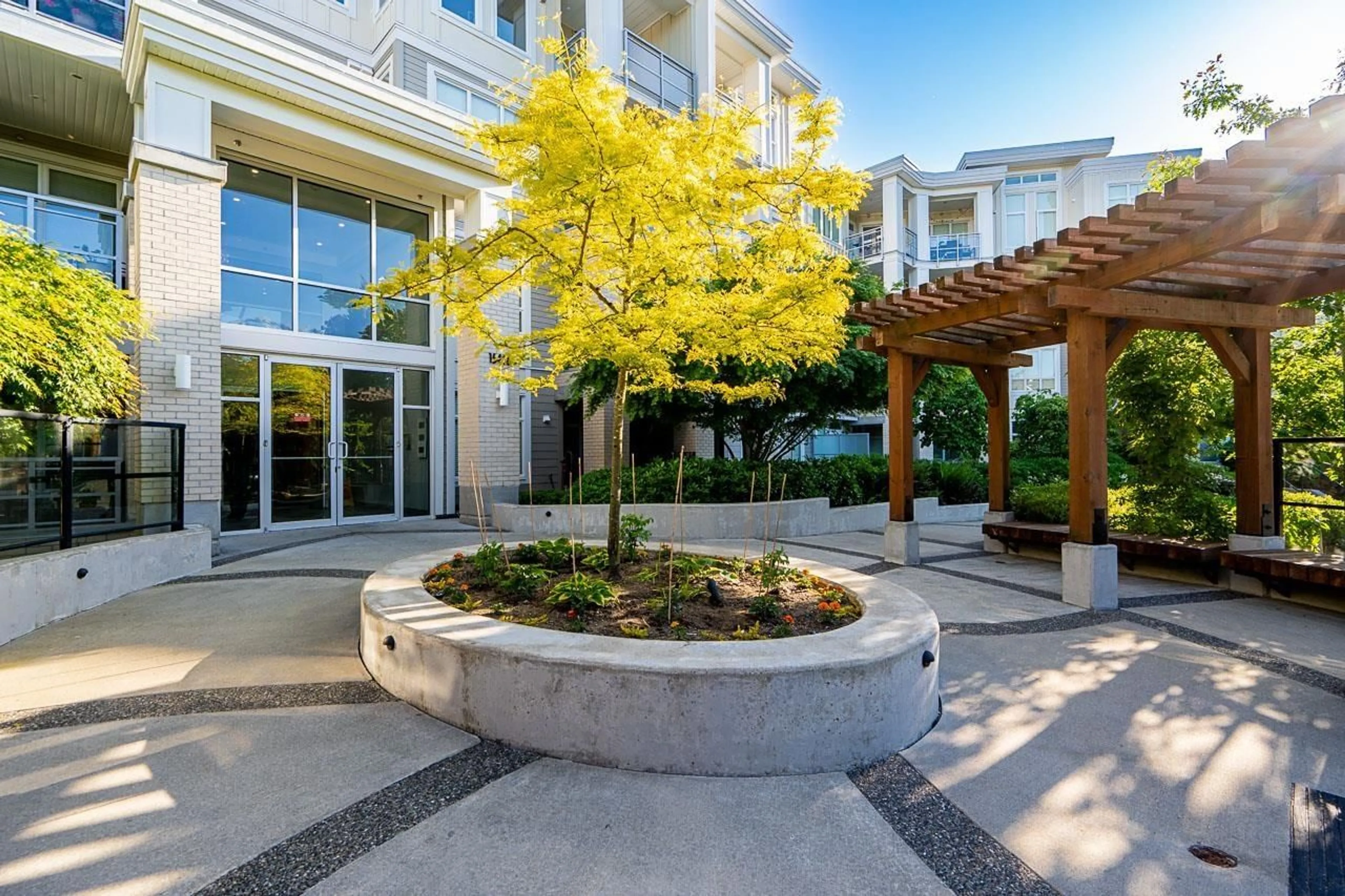 Patio, building for 502 - 15436 31 AVENUE, Surrey British Columbia V3Z1H3