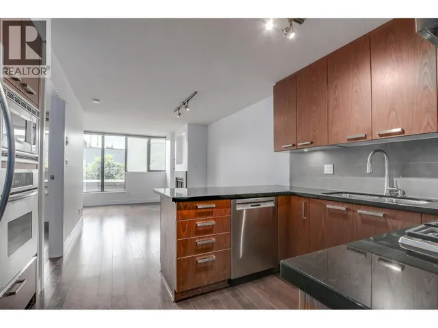 221 - 3228 TUPPER STREET, Vancouver 2