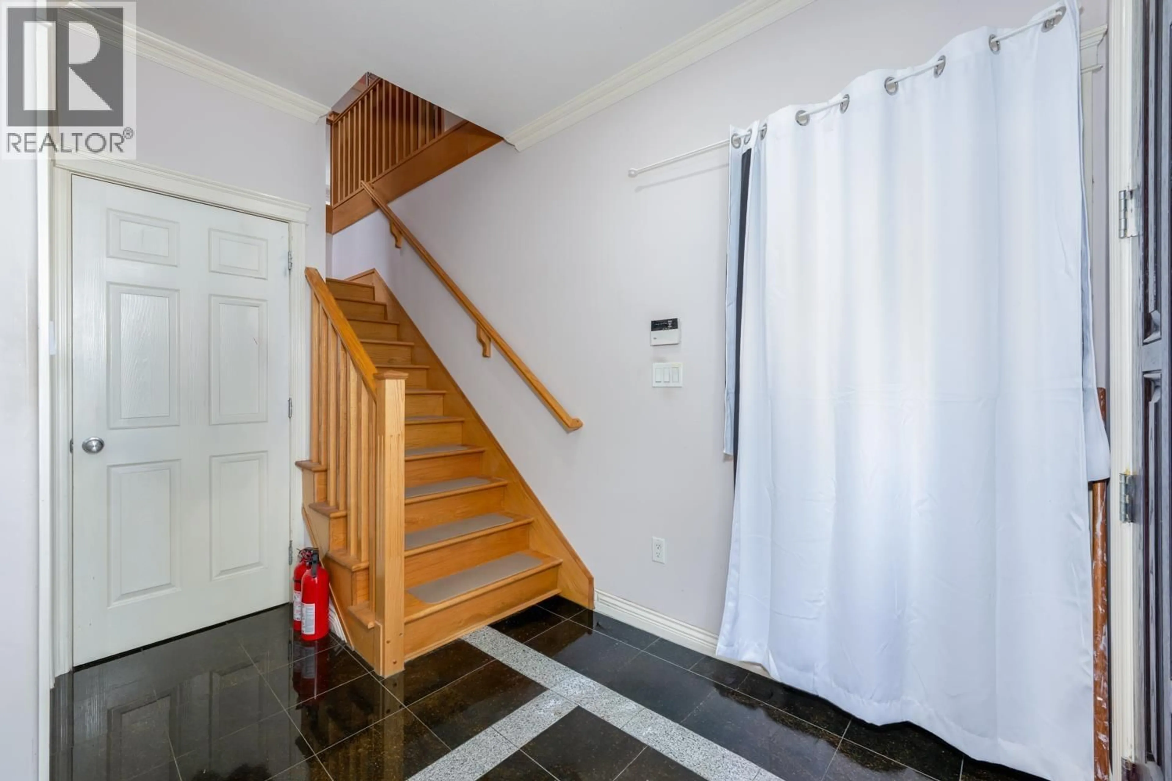 Unknown for 5671 EARLES STREET, Vancouver British Columbia V5R3S3