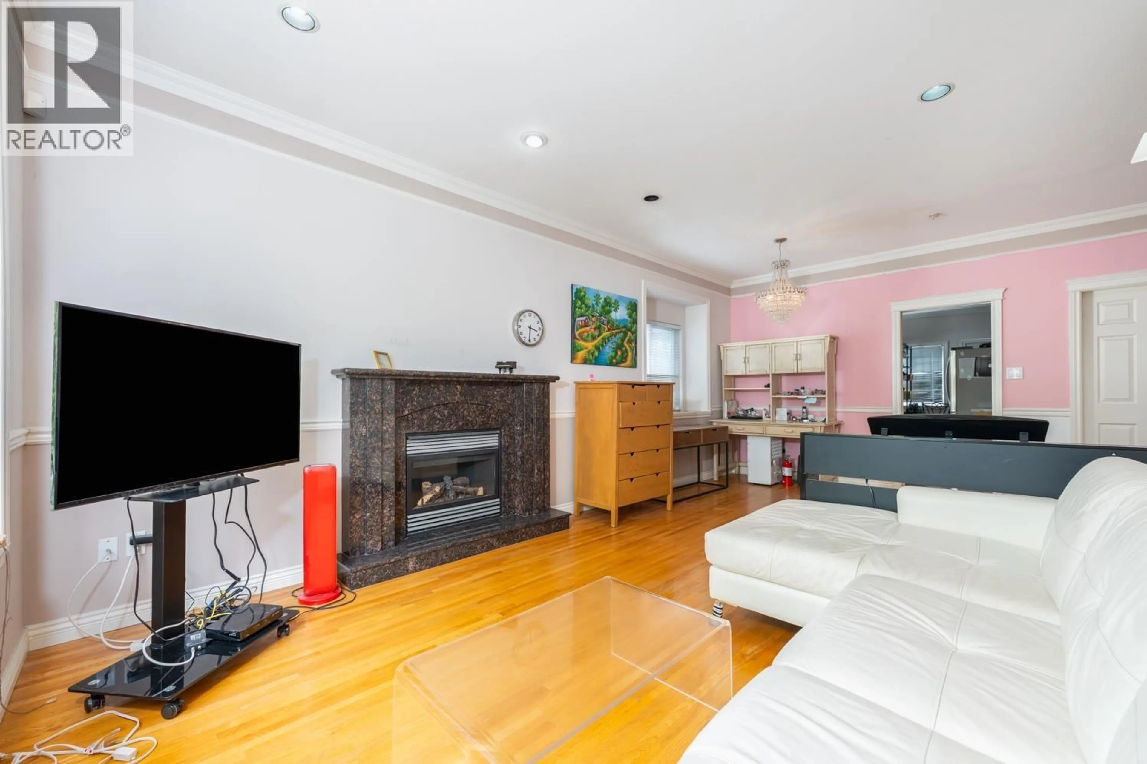 Unknown for 5671 EARLES STREET, Vancouver British Columbia V5R3S3