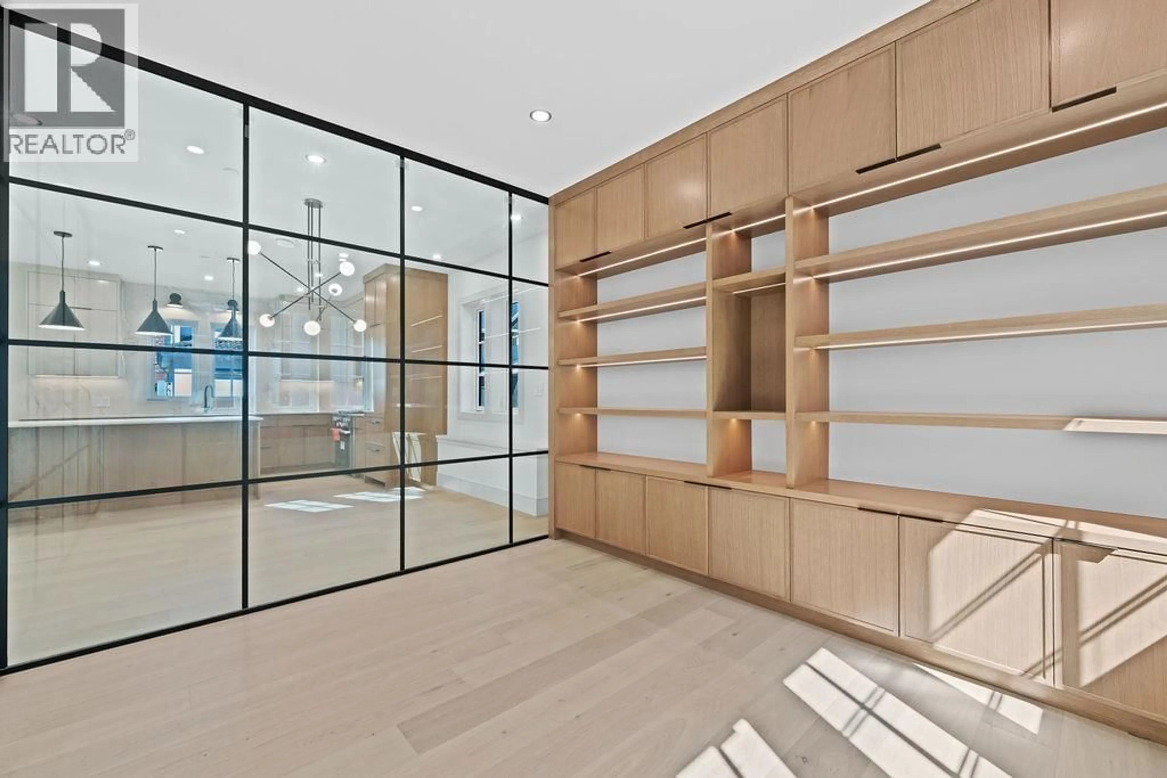 Indoor foyer for 6855 CYPRESS STREET, Vancouver British Columbia V6P5L9