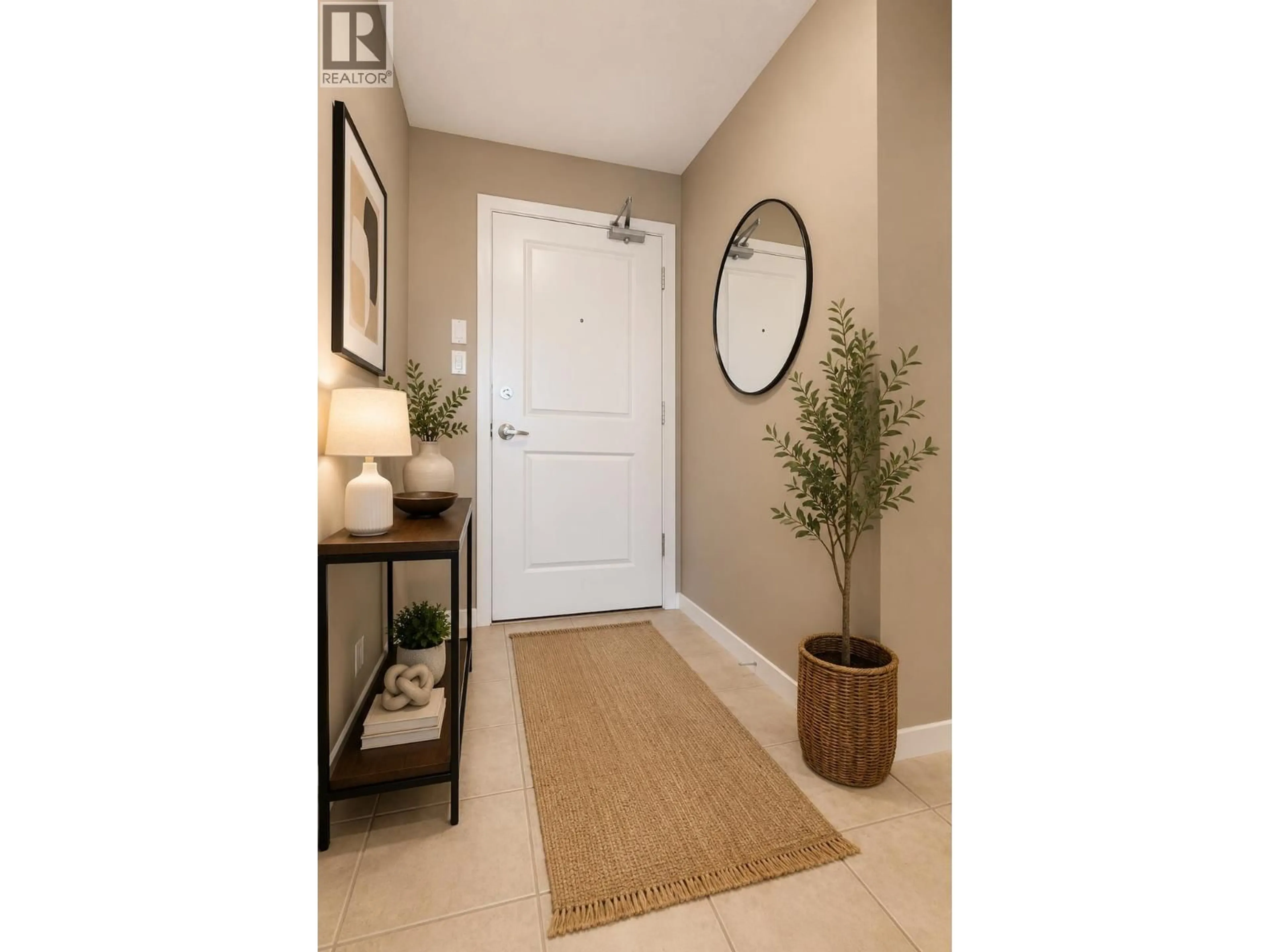 Indoor entryway for 801 - 2138 MADISON AVENUE, Burnaby British Columbia V5C6T6
