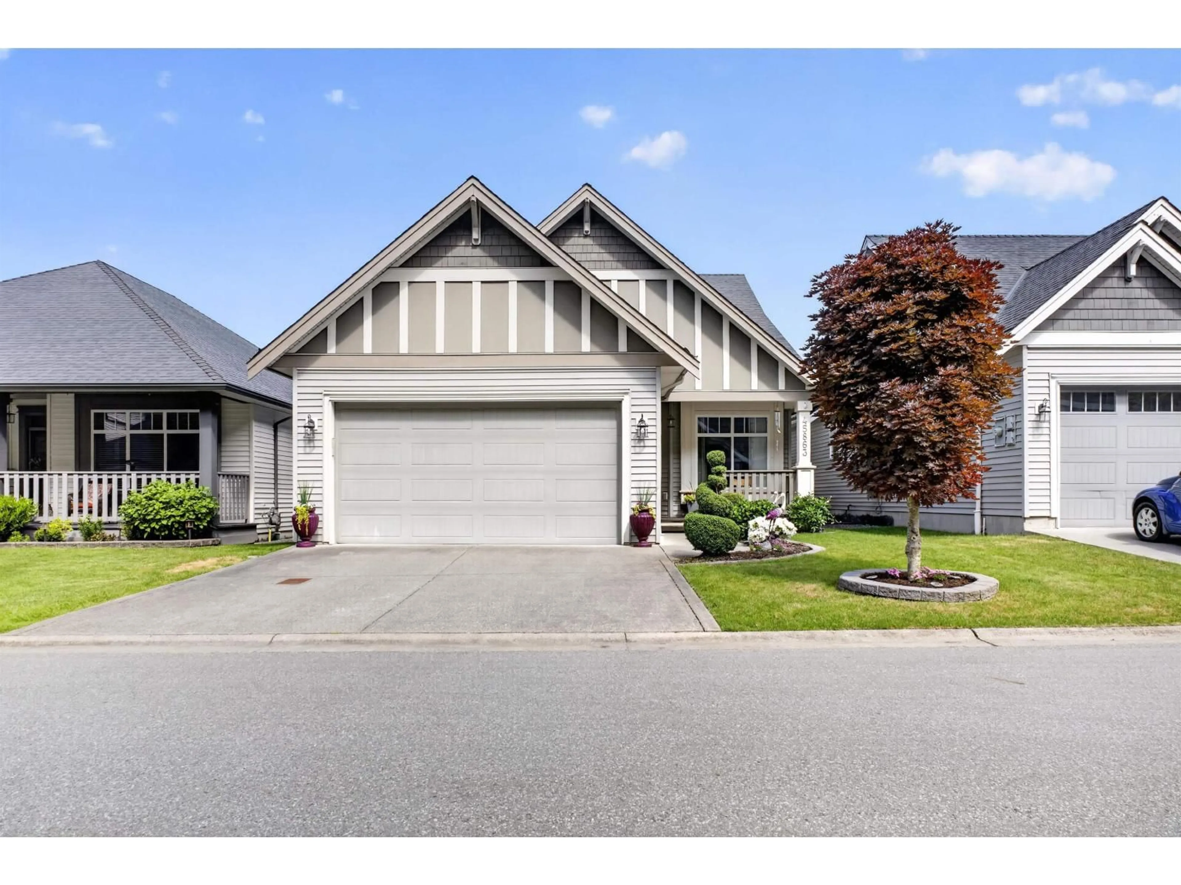 Home with vinyl exterior material, street for 45863 FOXRIDGE CRESCENT, Chilliwack British Columbia V2R0P7