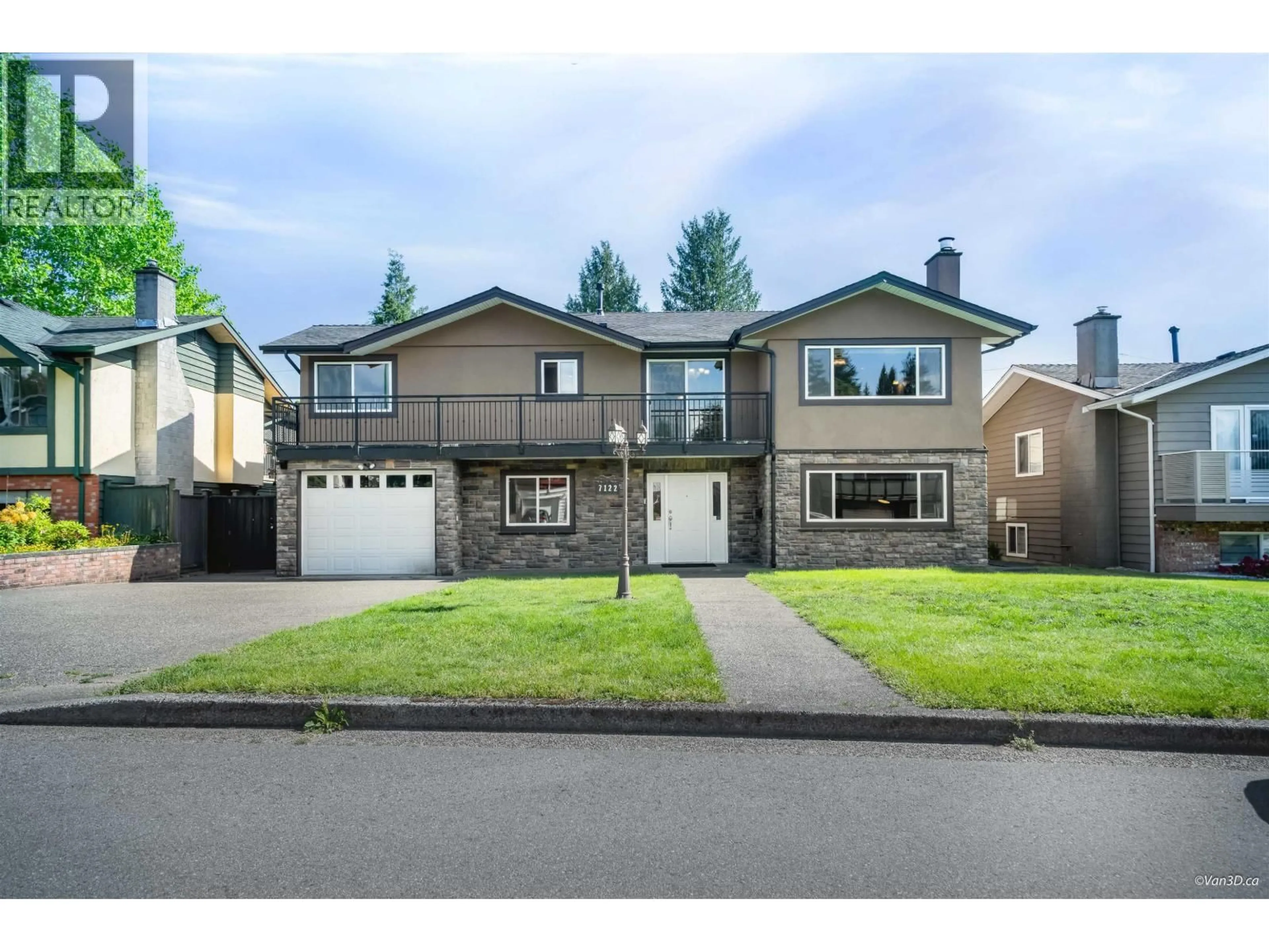 Home with vinyl exterior material, street for 7122 PAULUS COURT, Burnaby British Columbia V5A1N2