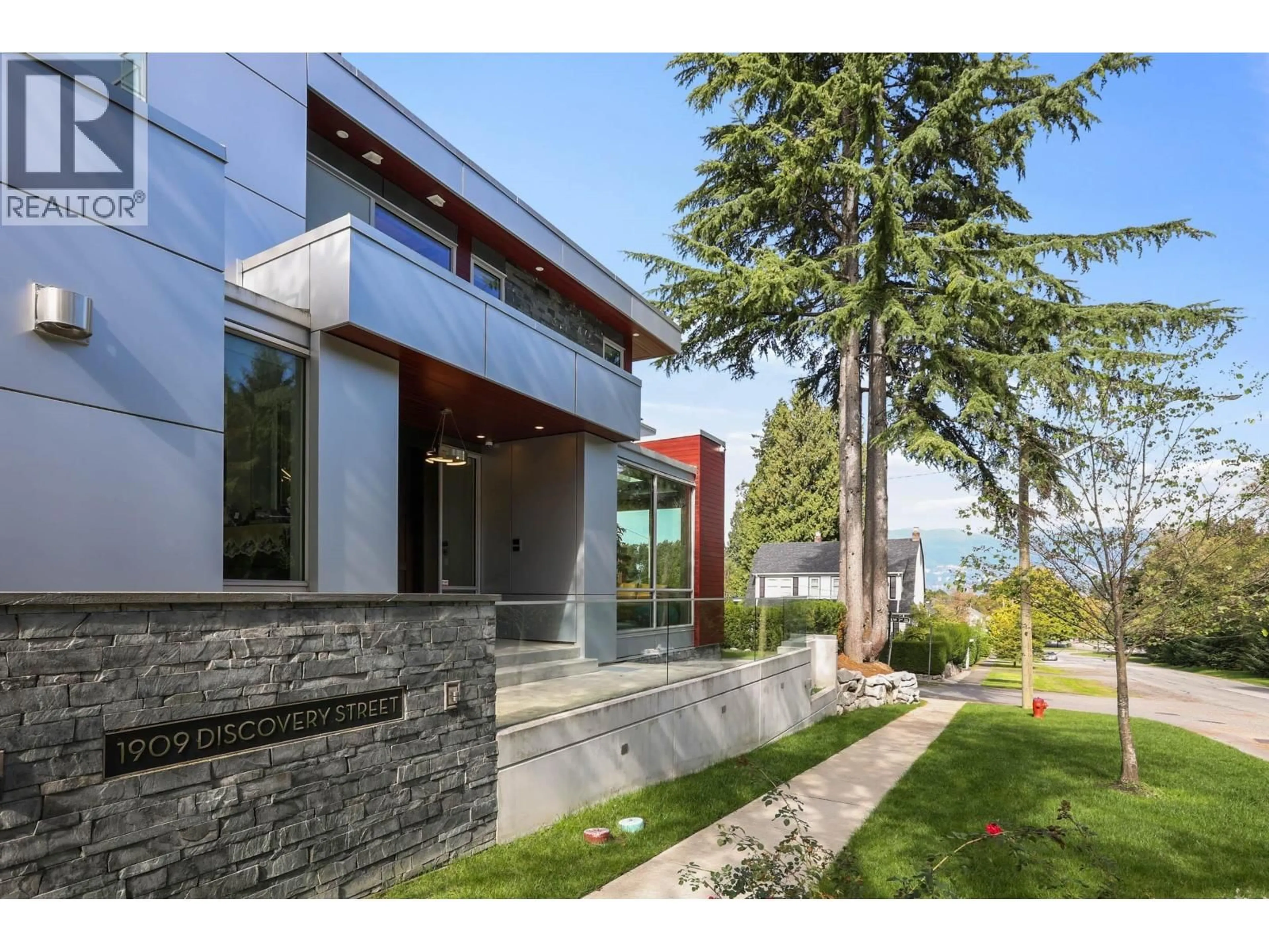 Home with brick exterior material, unknown for 1909 DISCOVERY STREET, Vancouver British Columbia V6R4K5