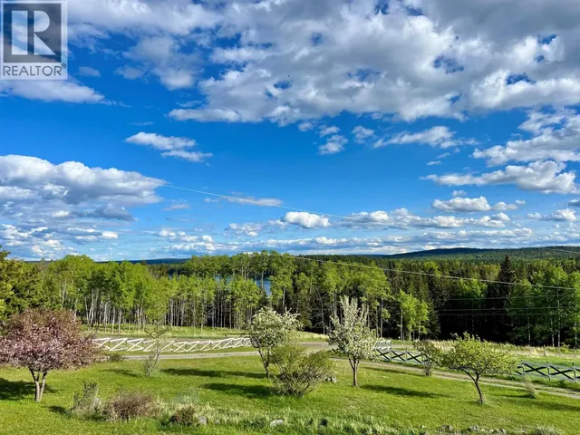 5785 SIMON LAKE ROAD, 100 Mile House 5