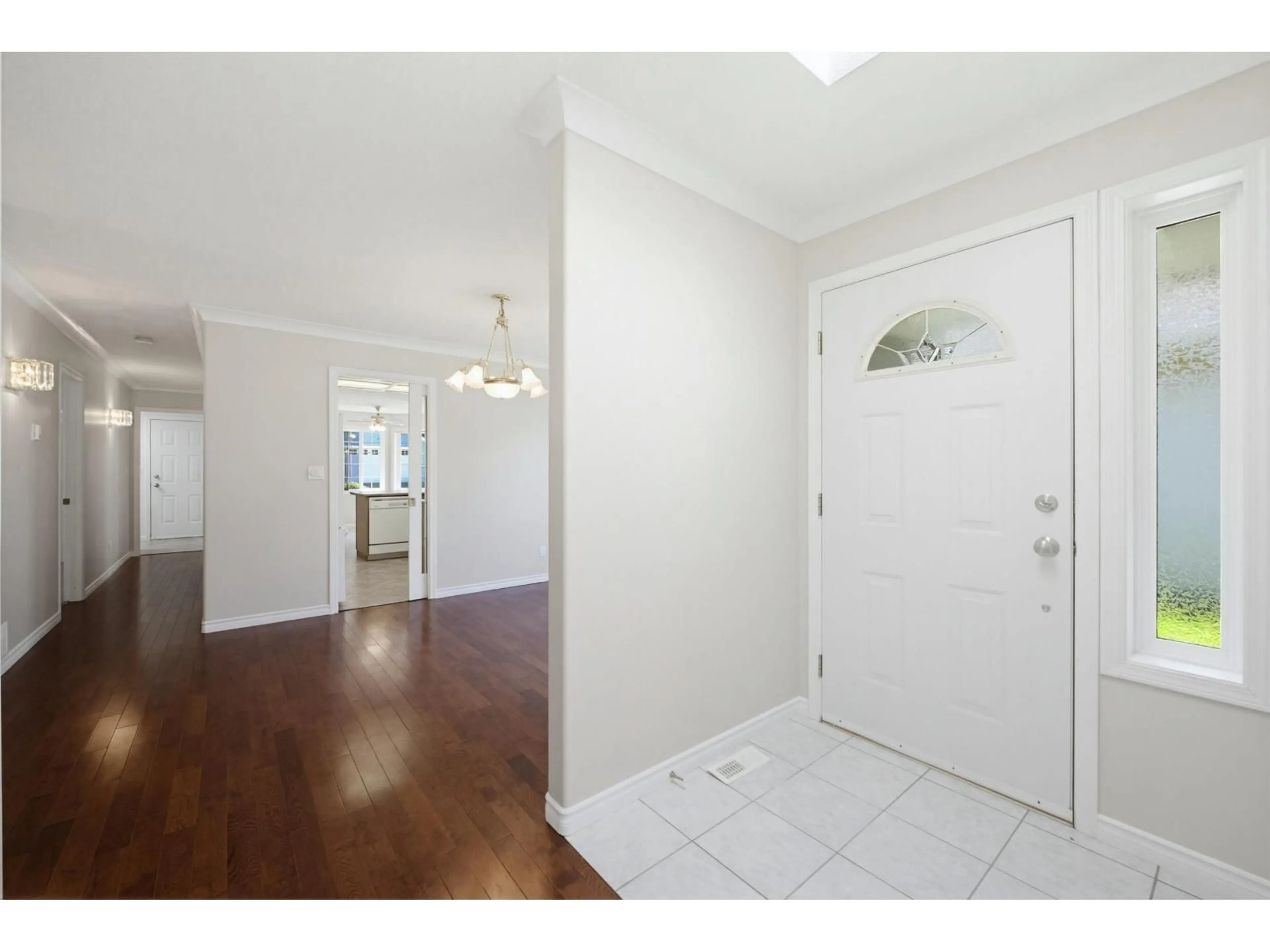 Indoor entryway for 231 - 6001 PROMONTORY ROAD, Chilliwack British Columbia V2R3E3