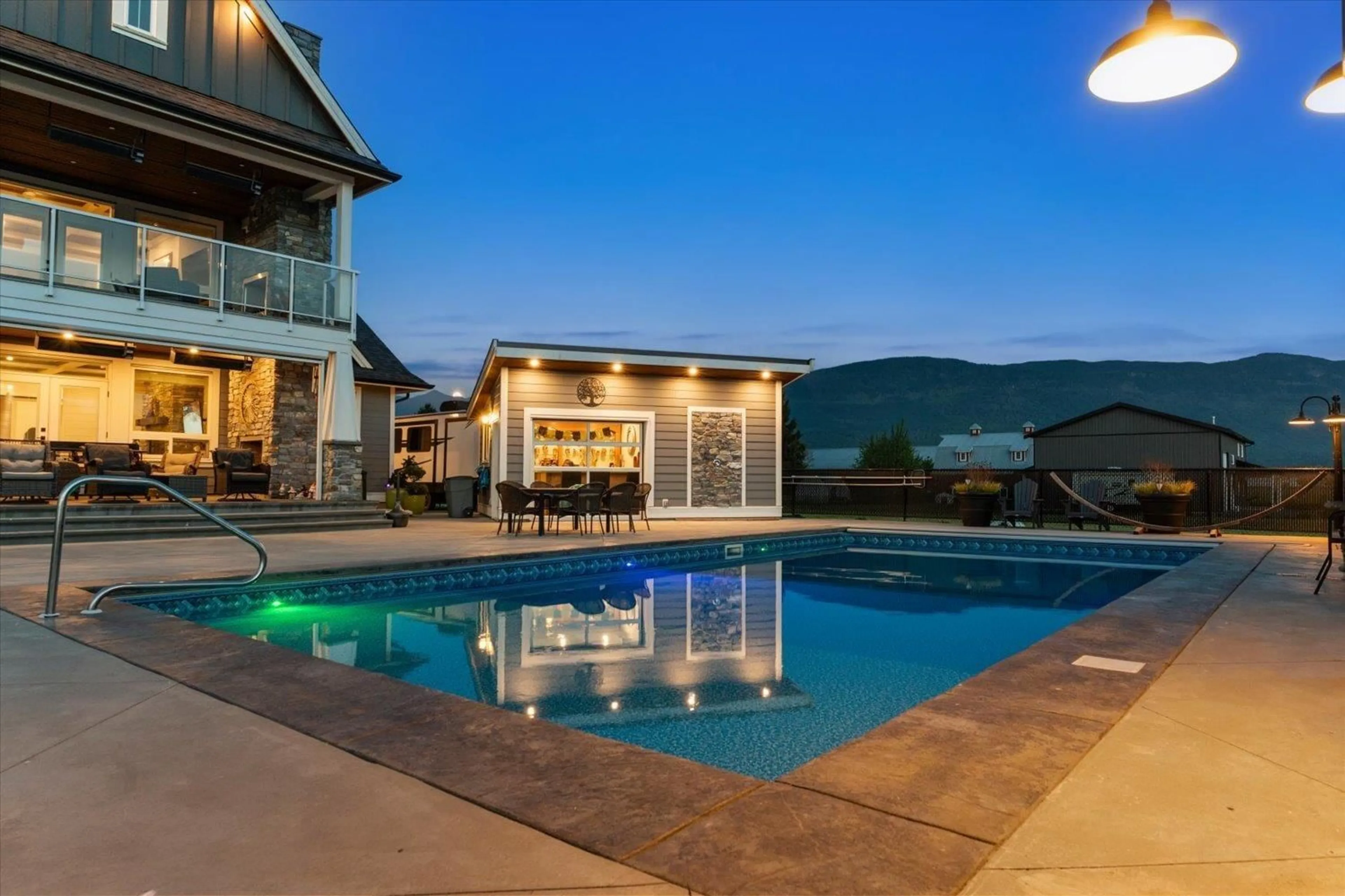 Pool for 6257 SUMAS PRAIRIE ROAD, Chilliwack British Columbia V2R4N6