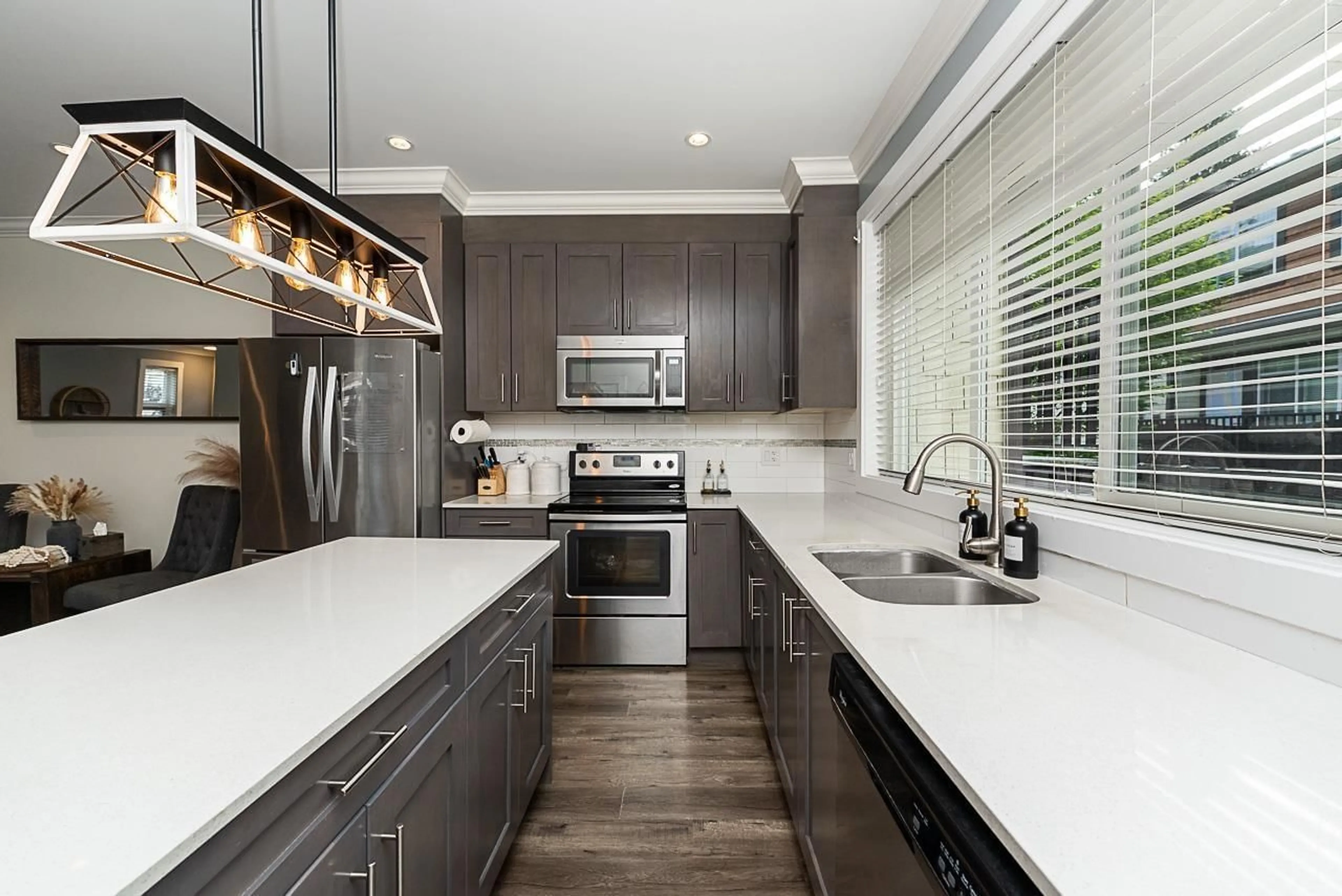 Contemporary kitchen, ceramic/tile floor for 7 - 6055 138 STREET, Surrey British Columbia V3X0J1