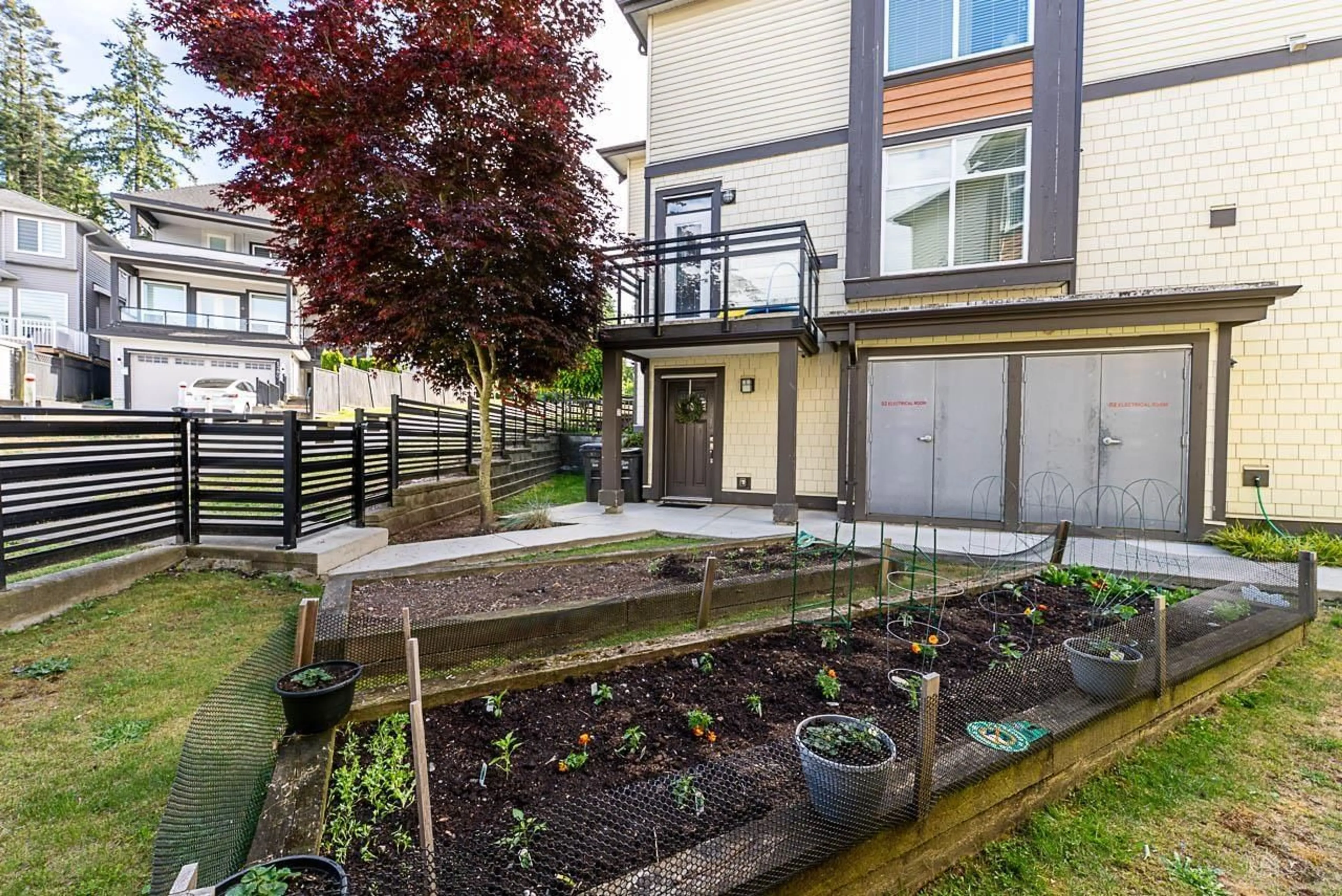Patio, street for 7 - 6055 138 STREET, Surrey British Columbia V3X0J1