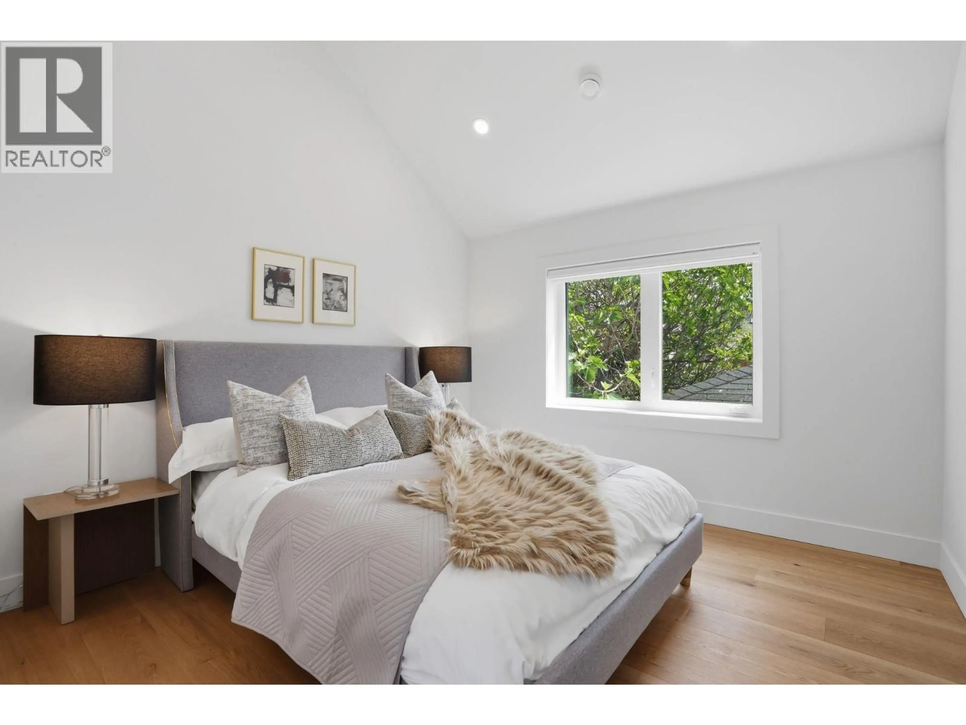 Unknown for 2436 20TH AVENUE, Vancouver British Columbia V5M2T6