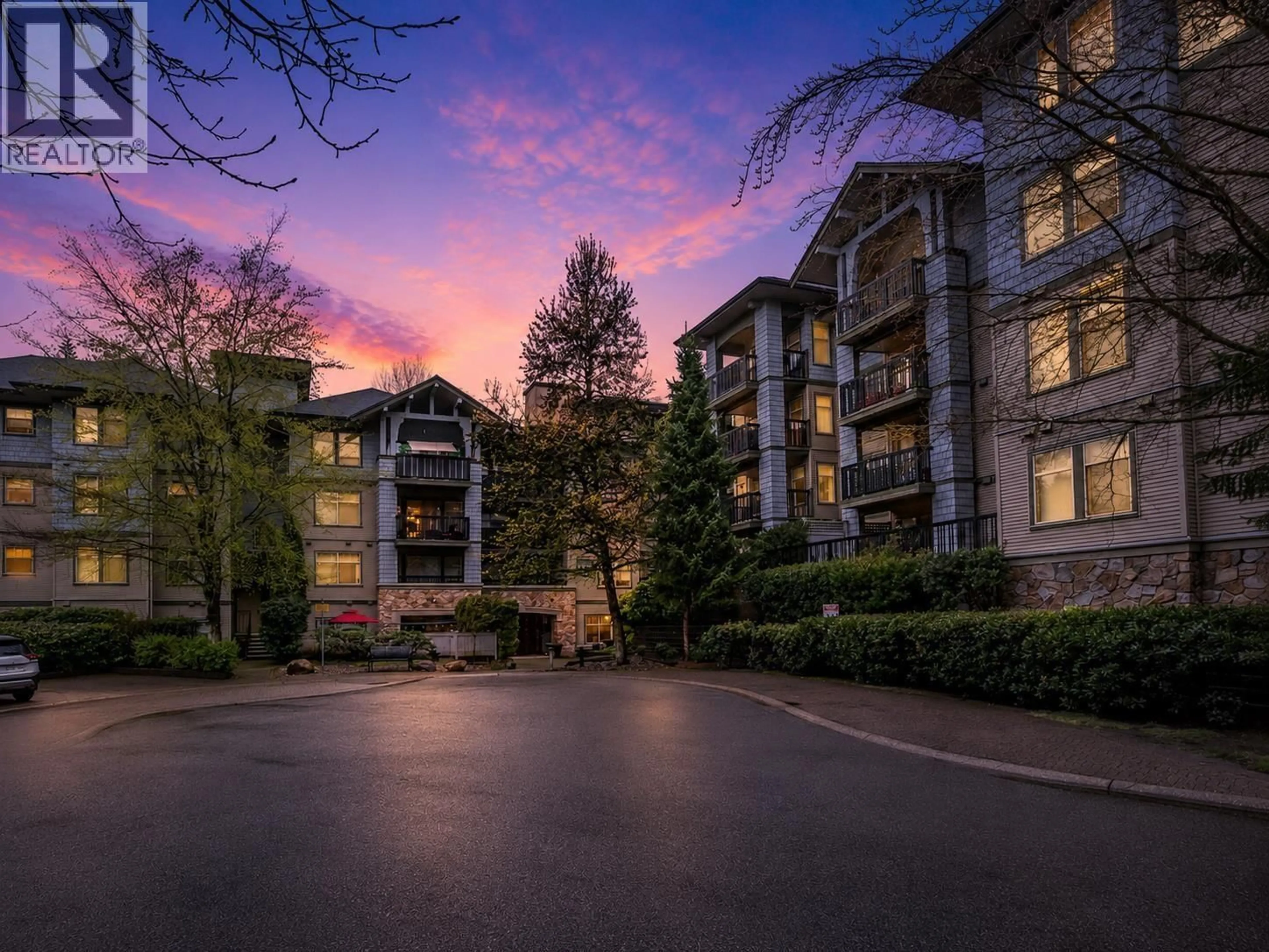 A pic from outside/outdoor area/front of a property/back of a property/a pic from drone, unknown for 304 - 2988 SILVER SPRINGS BOULEVARD, Coquitlam British Columbia V3E3R6