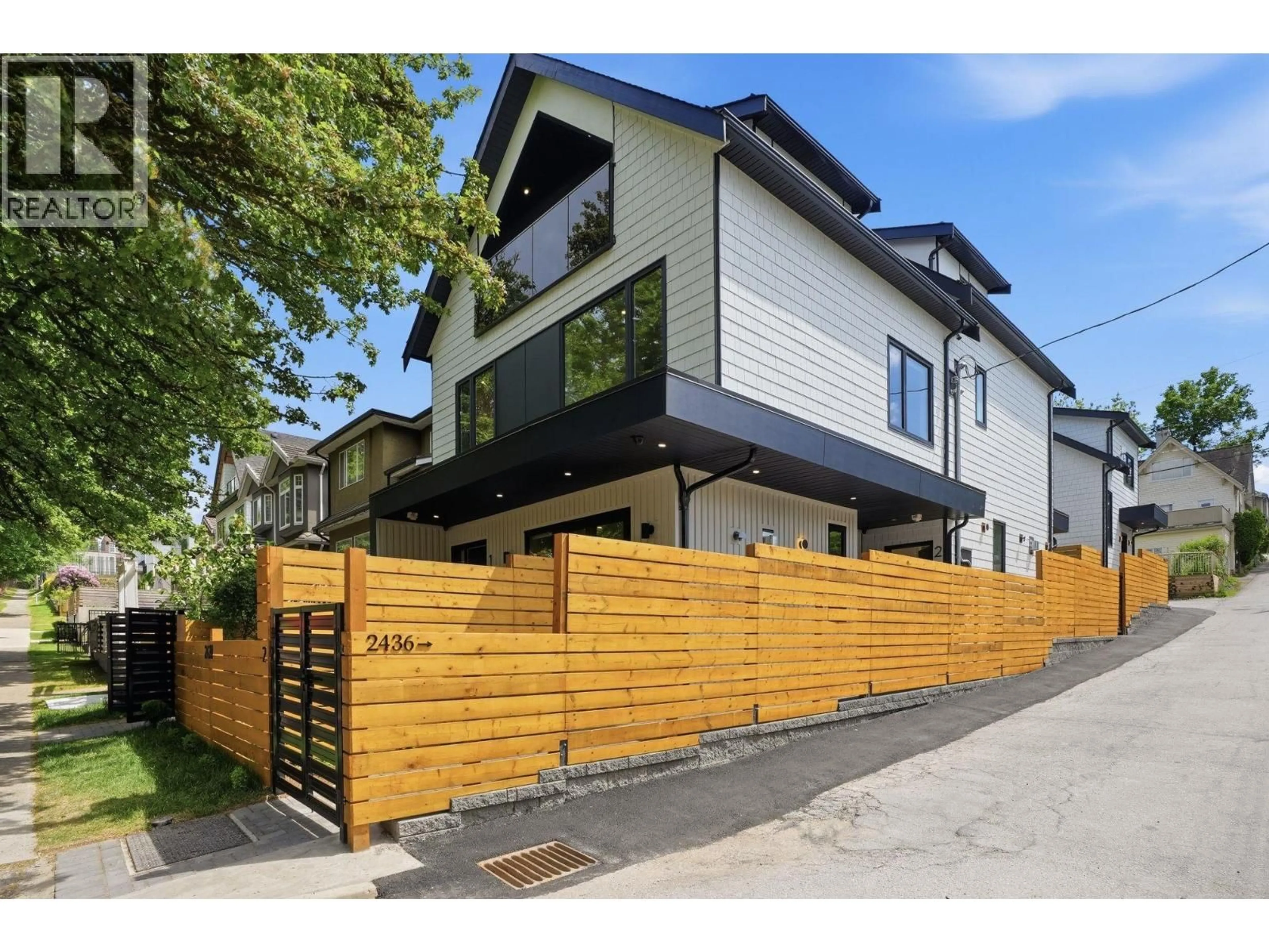 Unknown for 2 - 2438 20TH AVENUE, Vancouver British Columbia V5M2T6