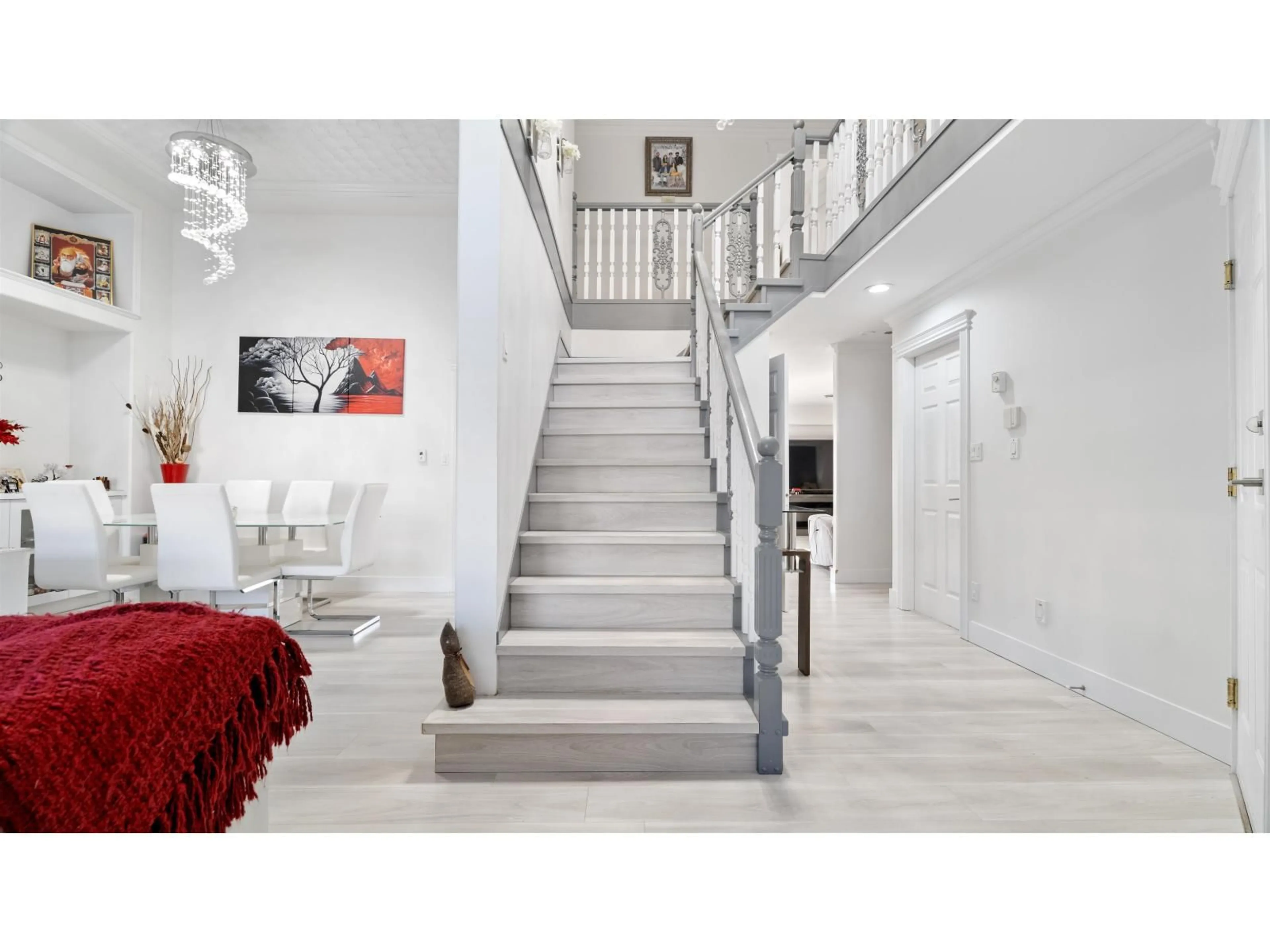 Stairs for 12572 62B AVENUE, Surrey British Columbia V3X3M9