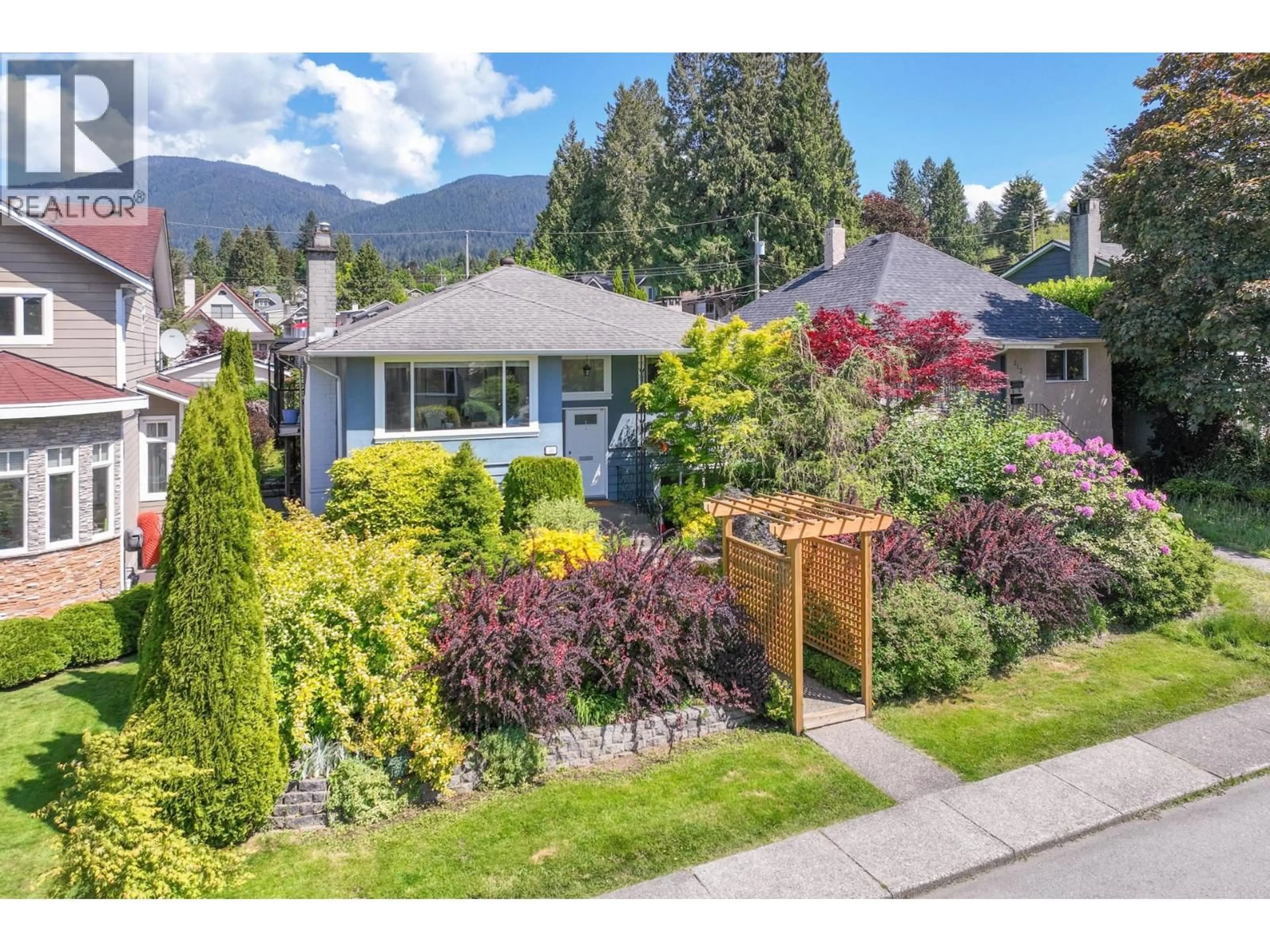 Unknown for 316 21ST STREET, North Vancouver British Columbia V7M1Z5