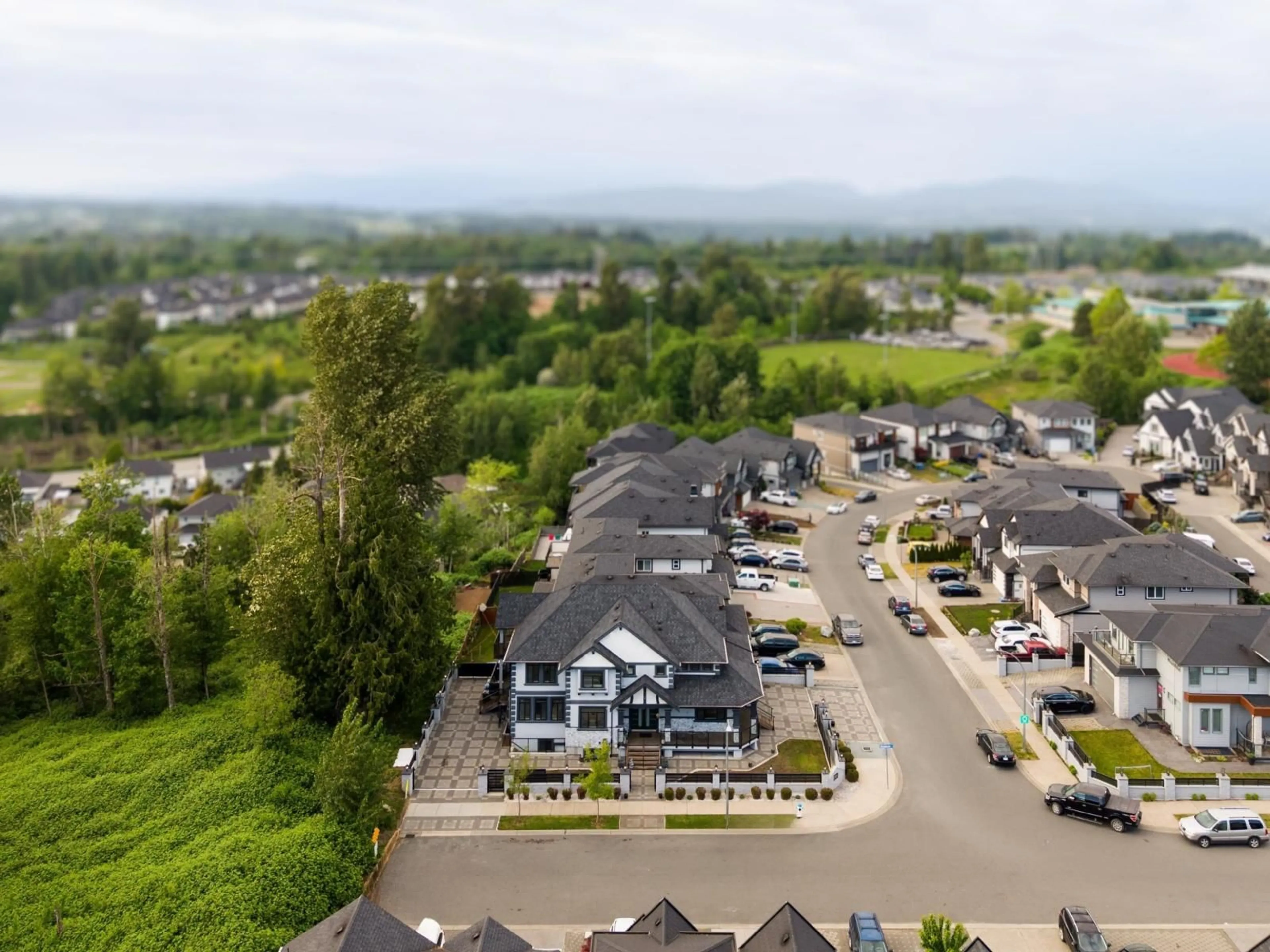 A pic from outside/outdoor area/front of a property/back of a property/a pic from drone, mountain view for 3439 HILL PARK PLACE, Abbotsford British Columbia V2T0G4