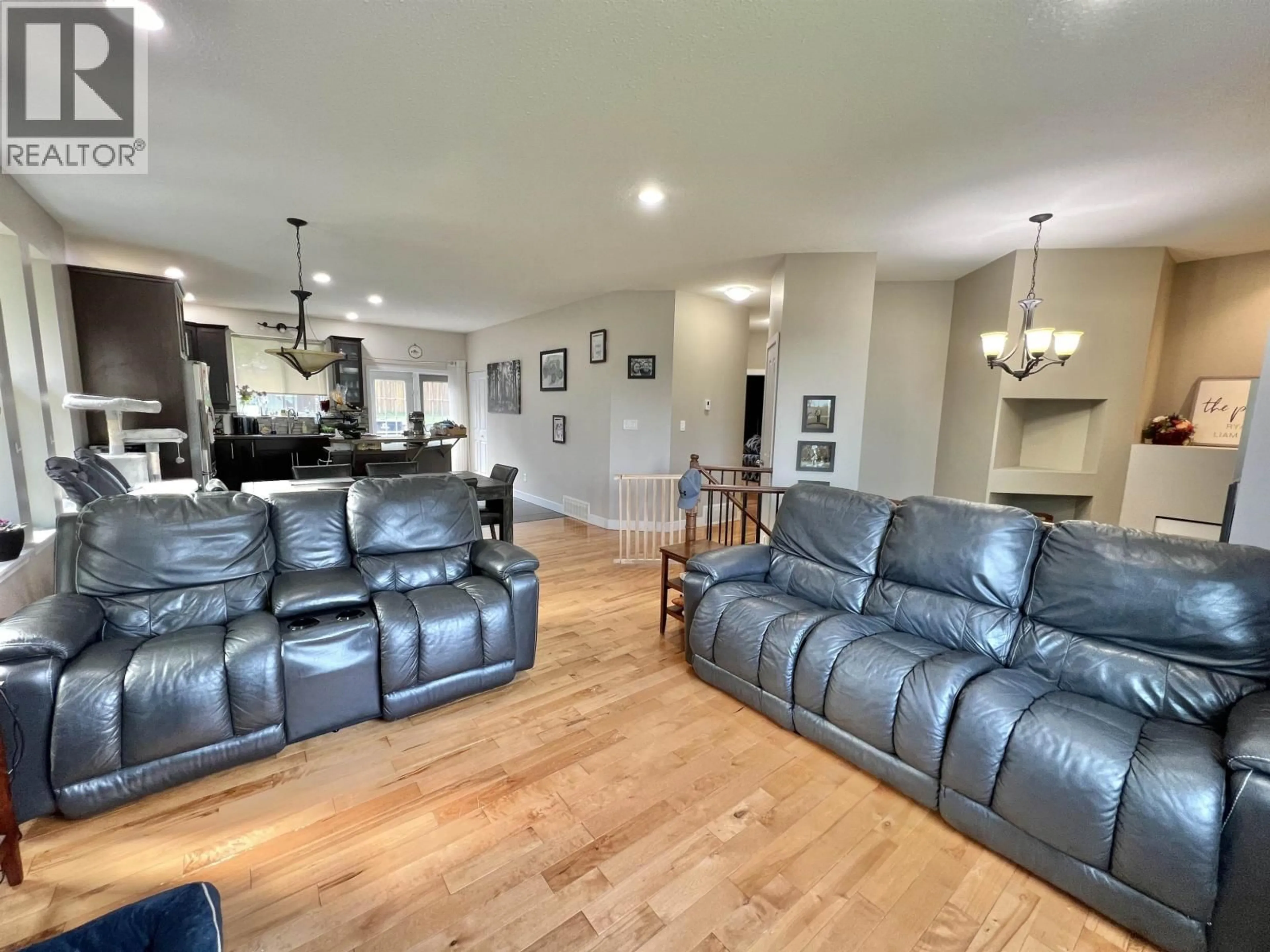 Unknown for 831 FUNN STREET, Quesnel British Columbia V2J5B2