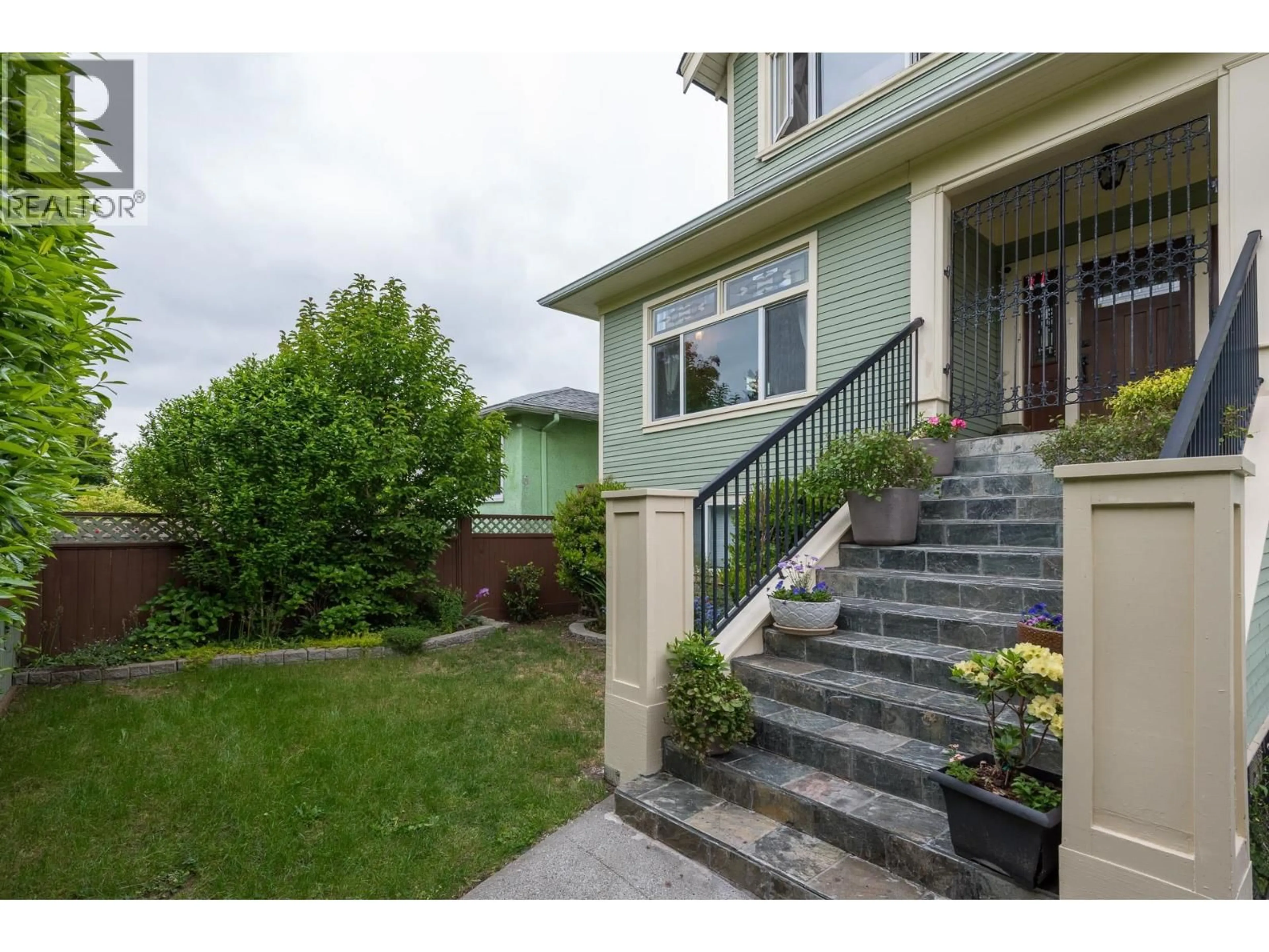 Unknown for 341 58TH AVENUE, Vancouver British Columbia V5X1V8