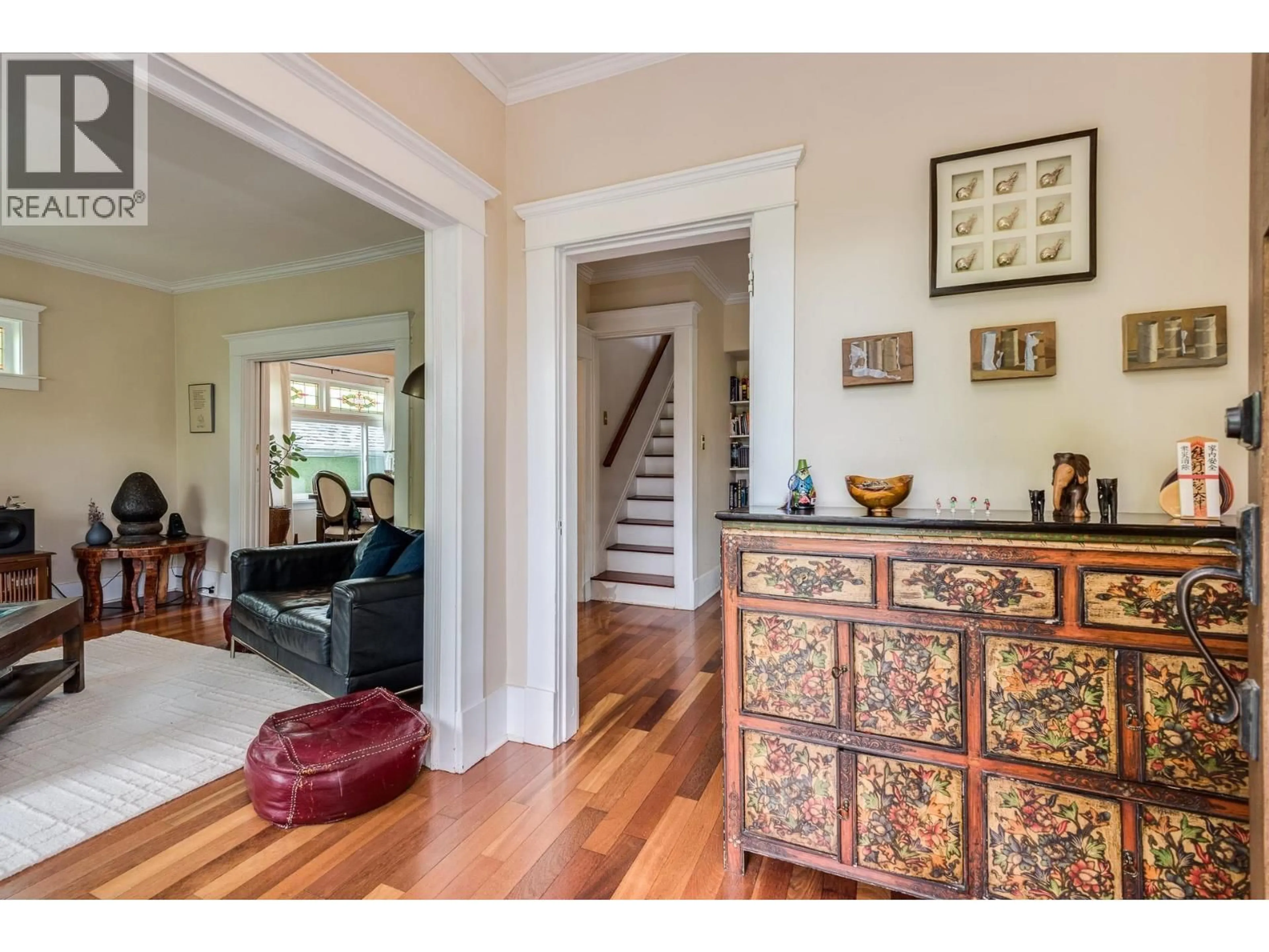 Indoor entryway for 341 58TH AVENUE, Vancouver British Columbia V5X1V8