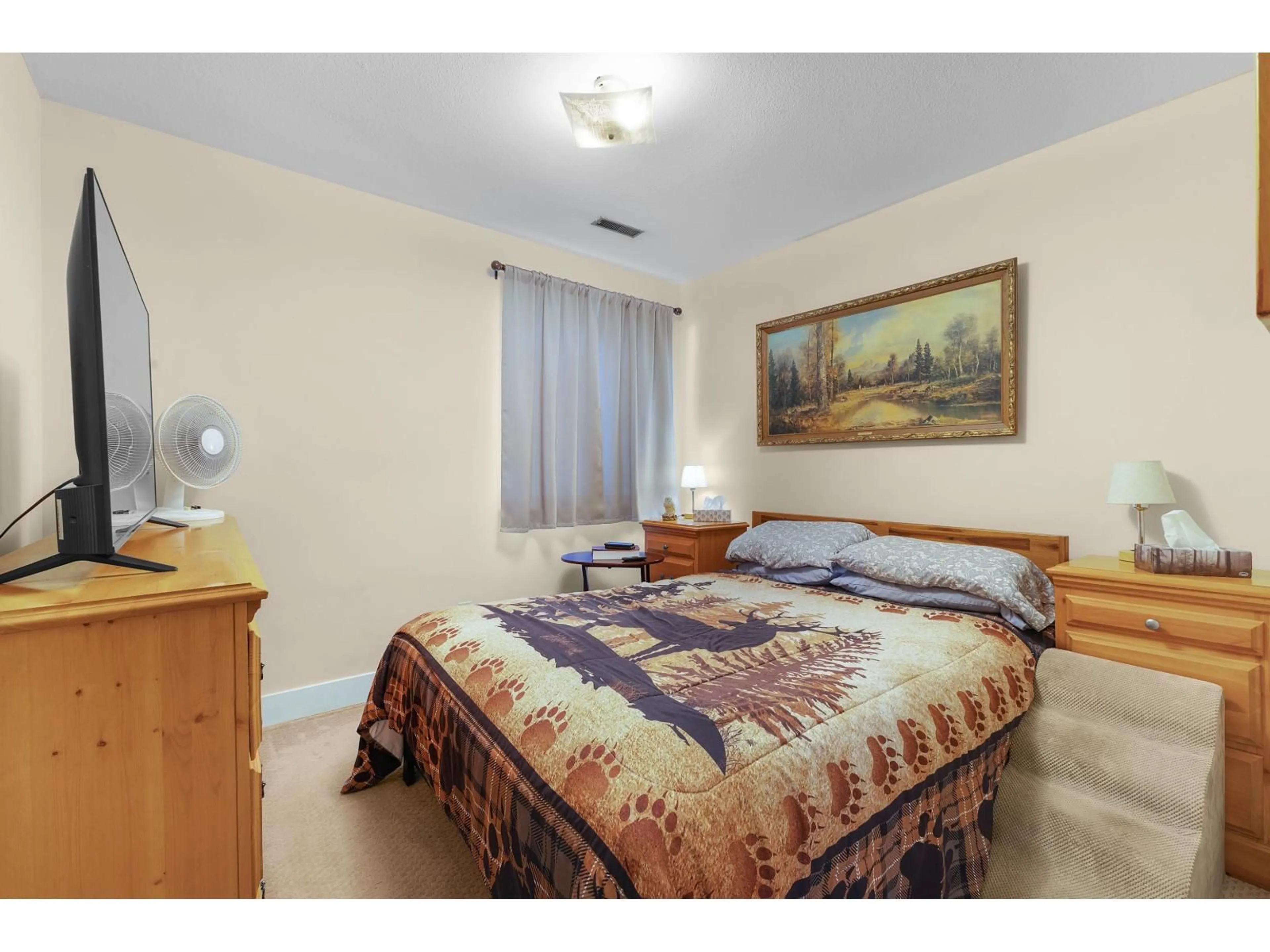 A pic of a room for 15971 101A AVENUE, Surrey British Columbia V4N2N6