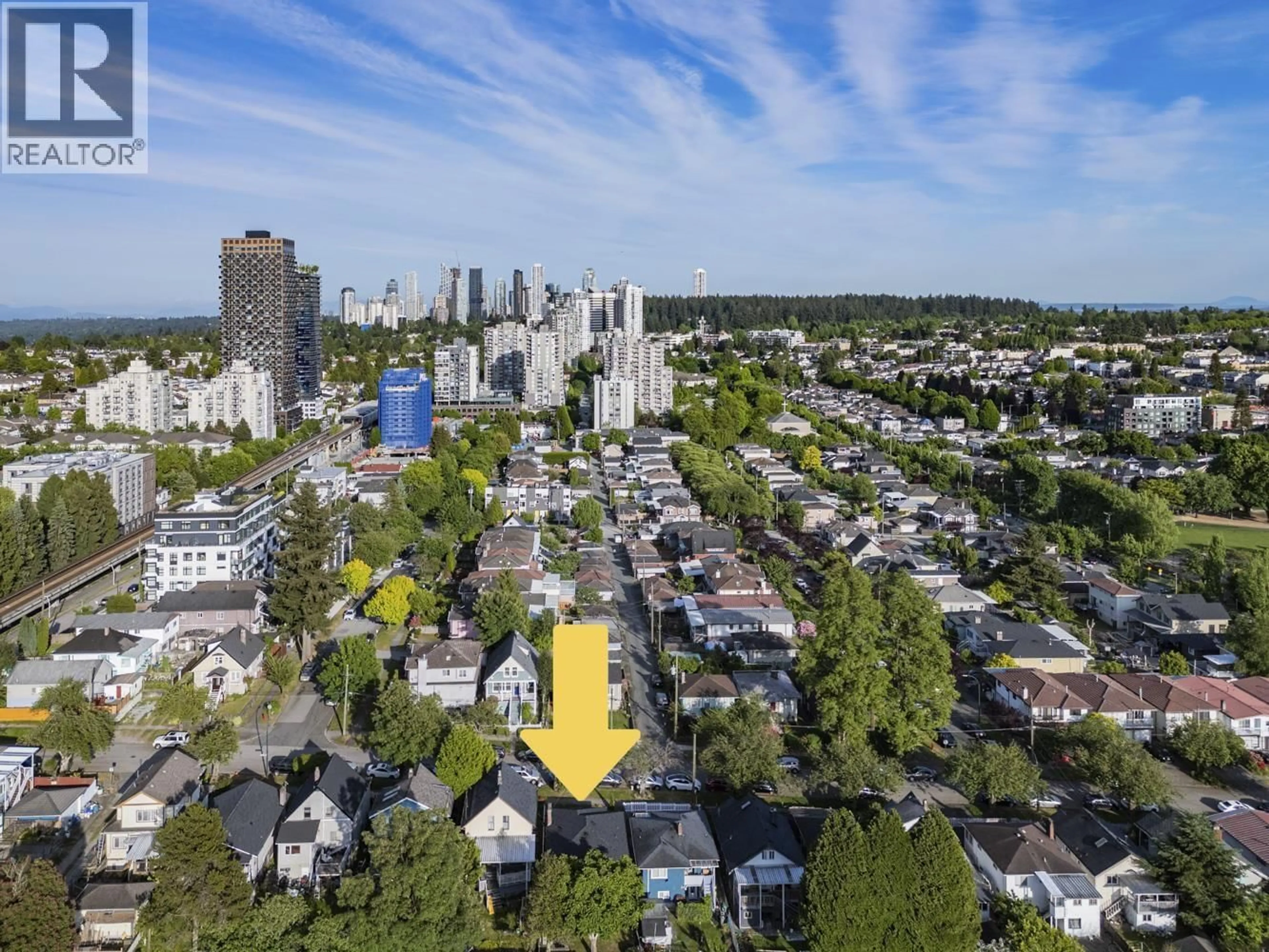 A pic from outside/outdoor area/front of a property/back of a property/a pic from drone, city buildings view from balcony for 1 - 4967 SPENCER STREET, Vancouver British Columbia V5R3Z9