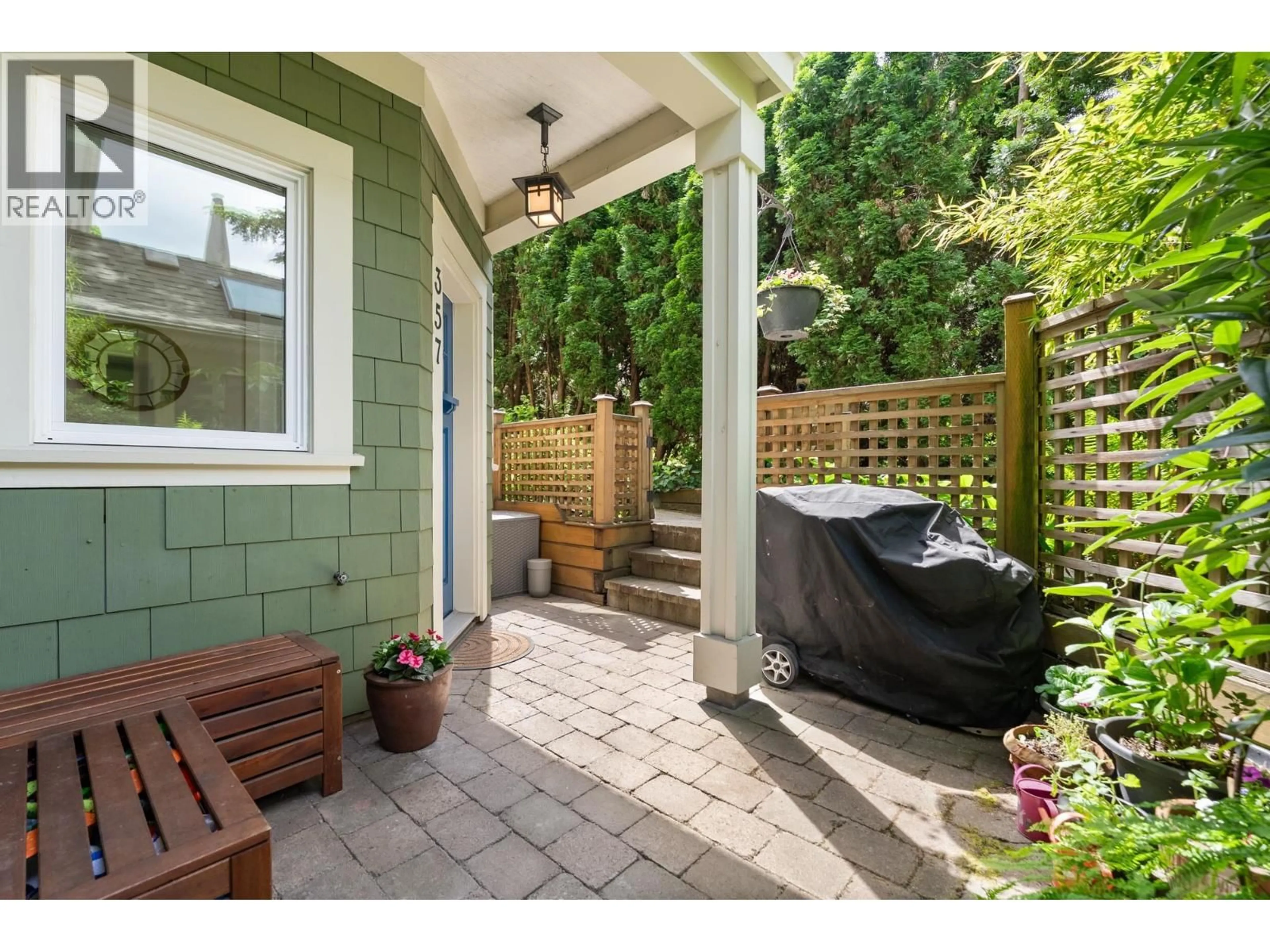 Patio, street for 357 W 11TH AVENUE, Vancouver British Columbia V5Y1T3