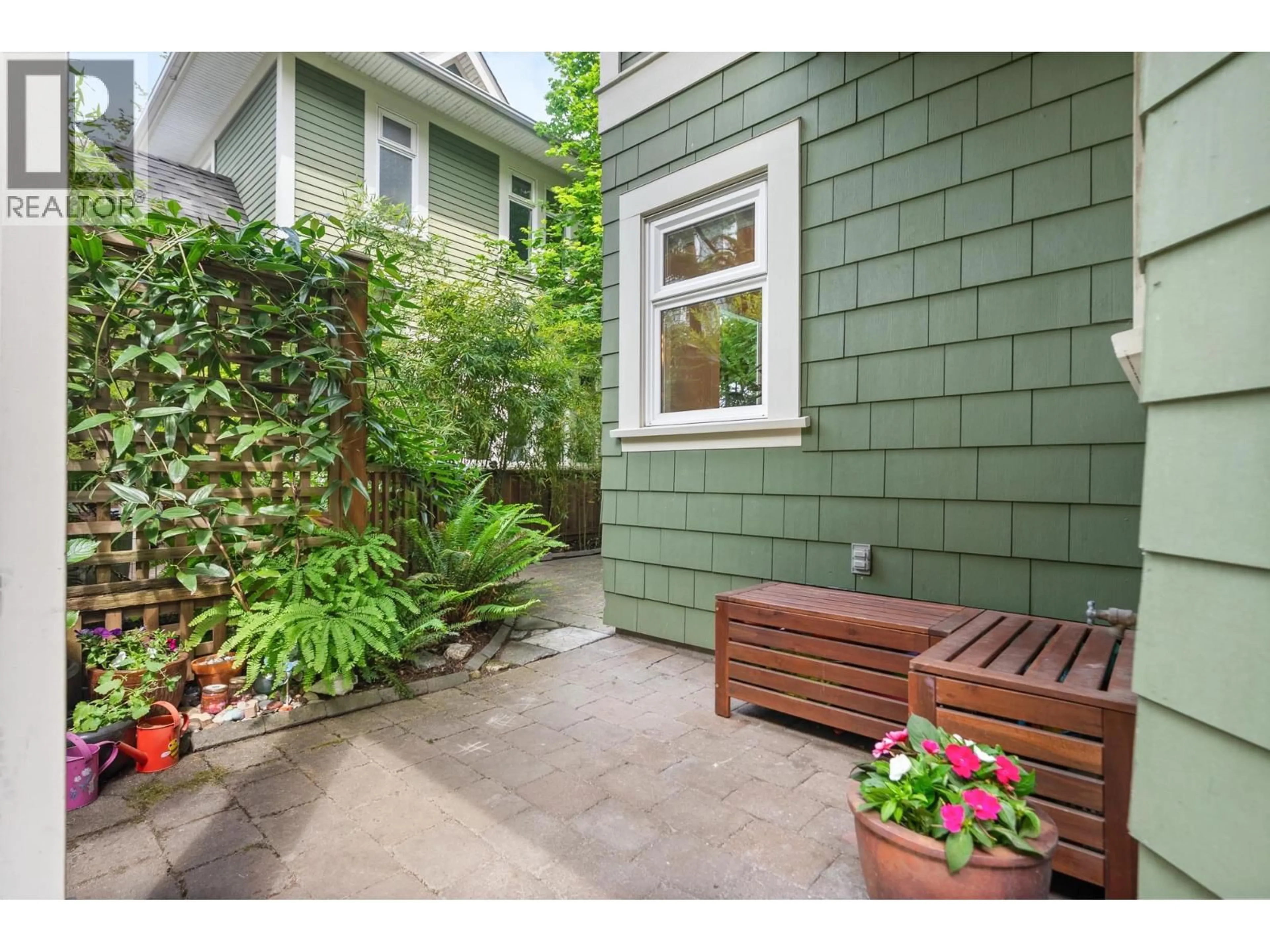 Patio, street for 357 W 11TH AVENUE, Vancouver British Columbia V5Y1T3