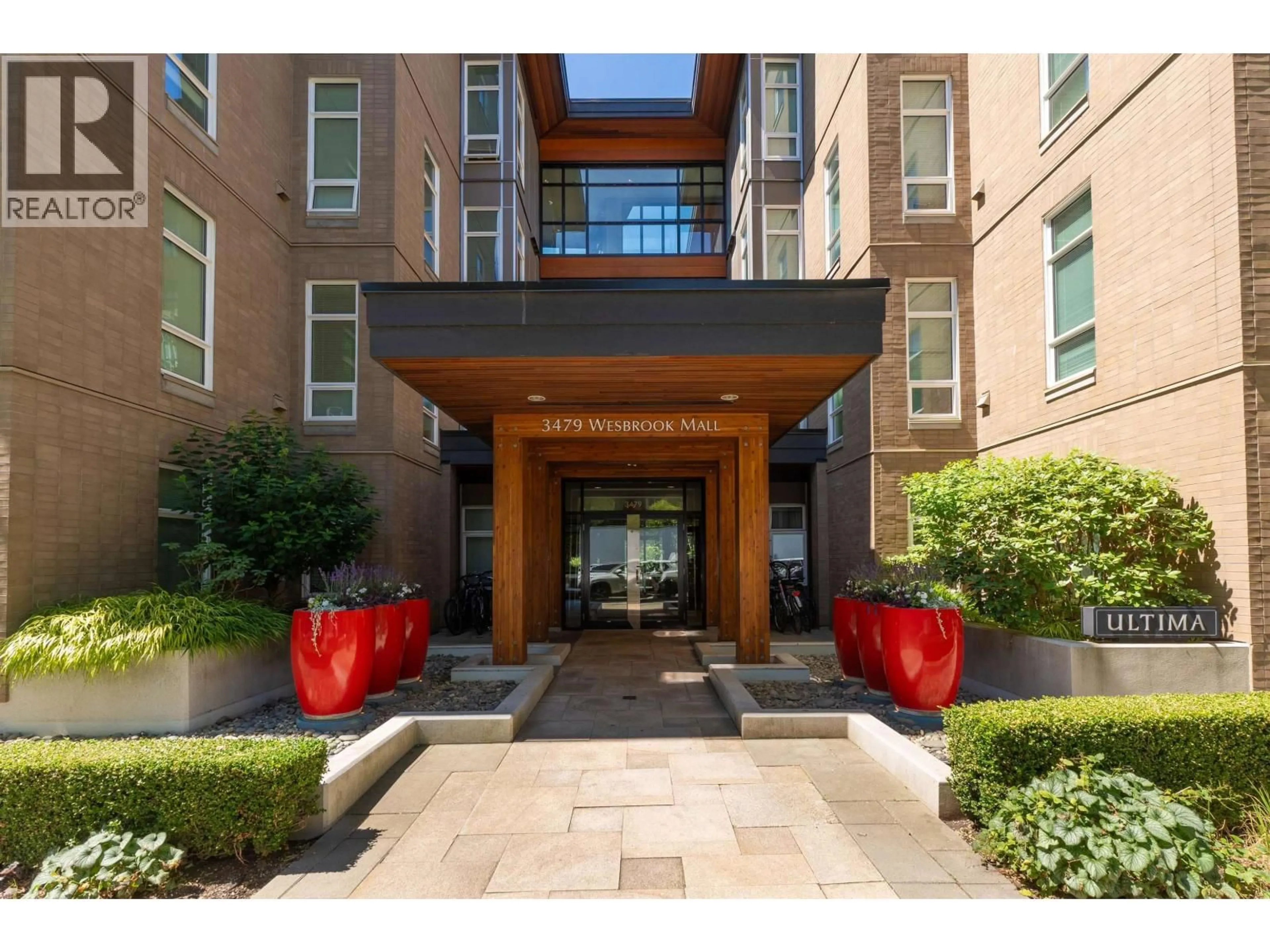 Indoor foyer for 112 - 3479 WESBROOK MALL, Vancouver British Columbia V6S0B7