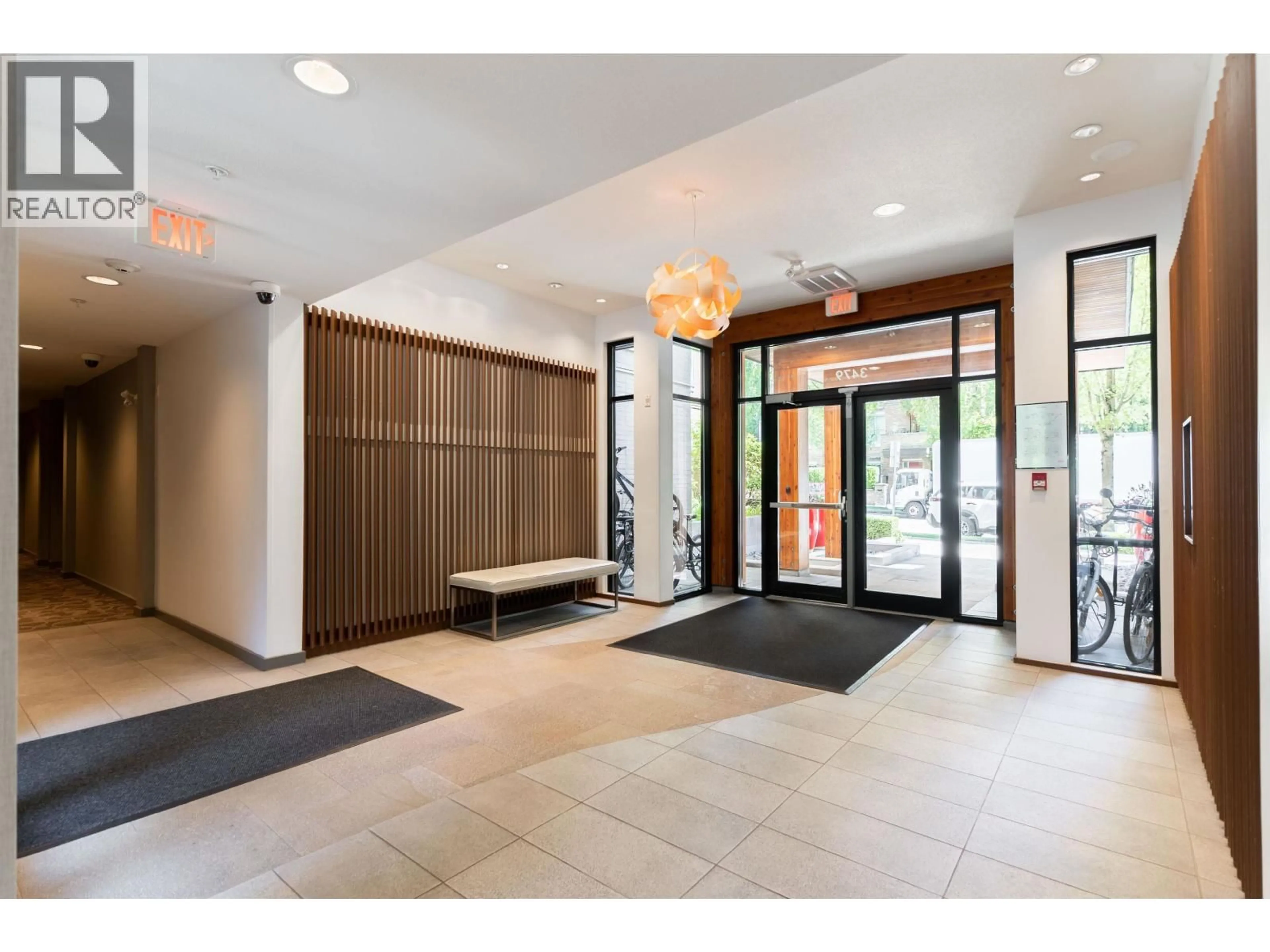 Indoor foyer for 112 - 3479 WESBROOK MALL, Vancouver British Columbia V6S0B7