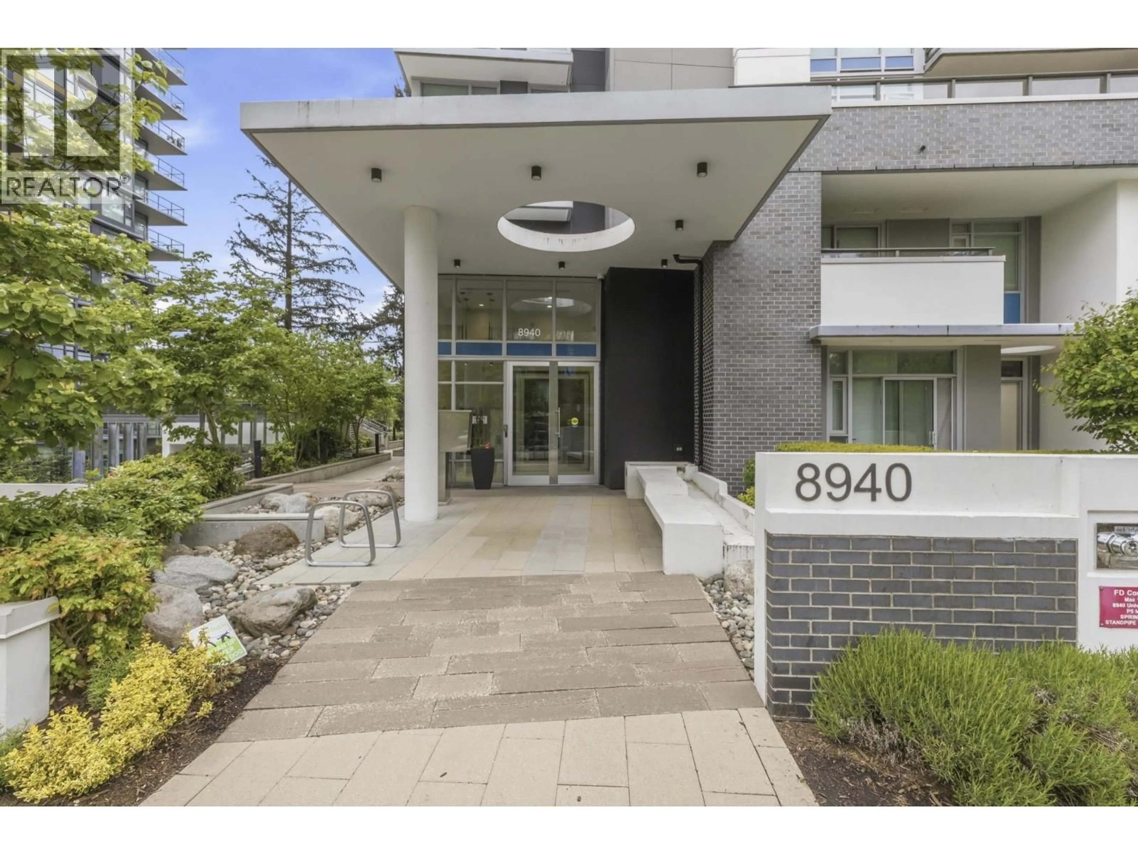 Indoor foyer for 702 - 8940 UNIVERSITY CRESCENT, Burnaby British Columbia V5A0E7