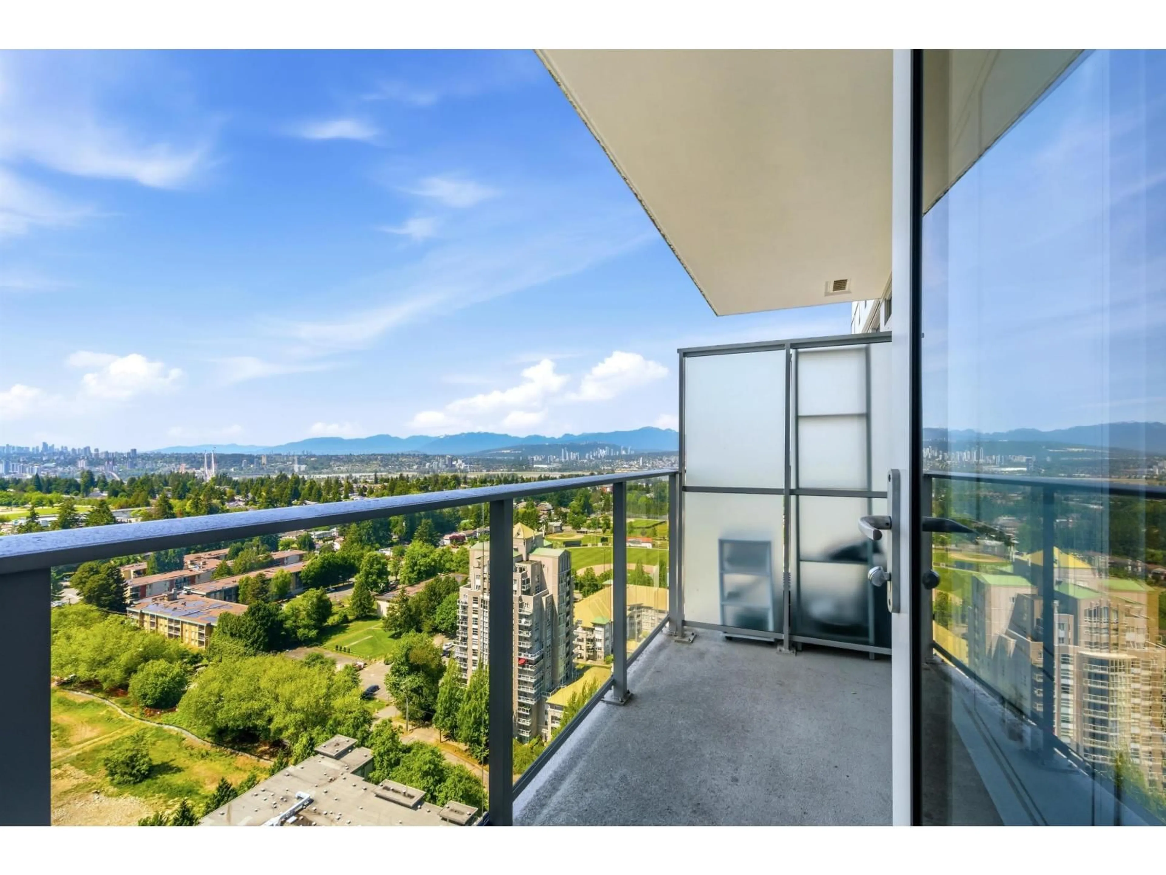 Balcony in the apartment, unknown for 2501 - 10448 UNIVERSITY DRIVE, Surrey British Columbia V3T0S7