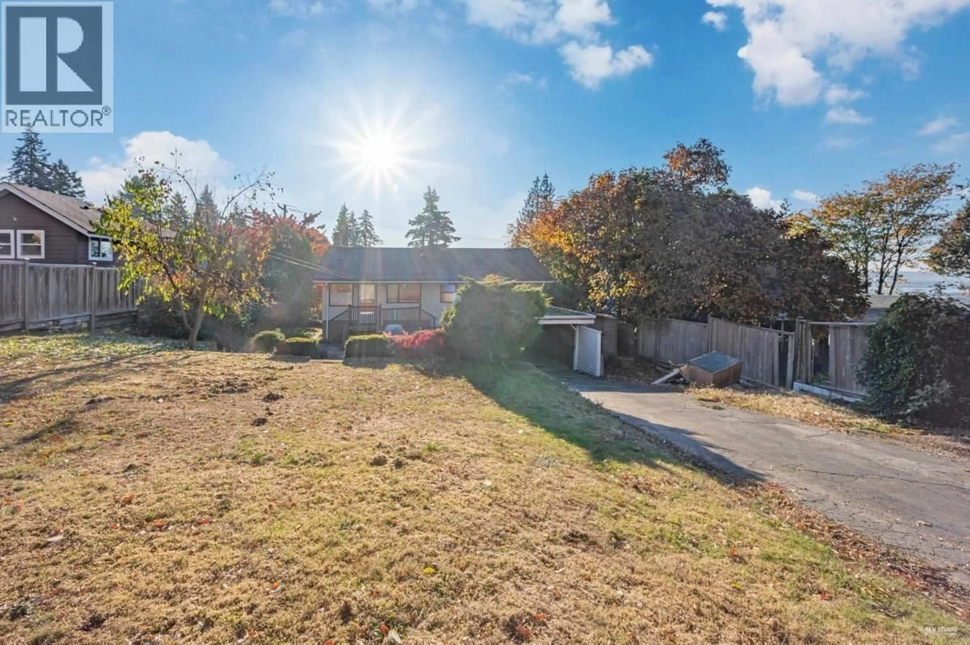 Unknown for 332 LAURENTIAN CRESCENT, Coquitlam British Columbia V3K1Y1