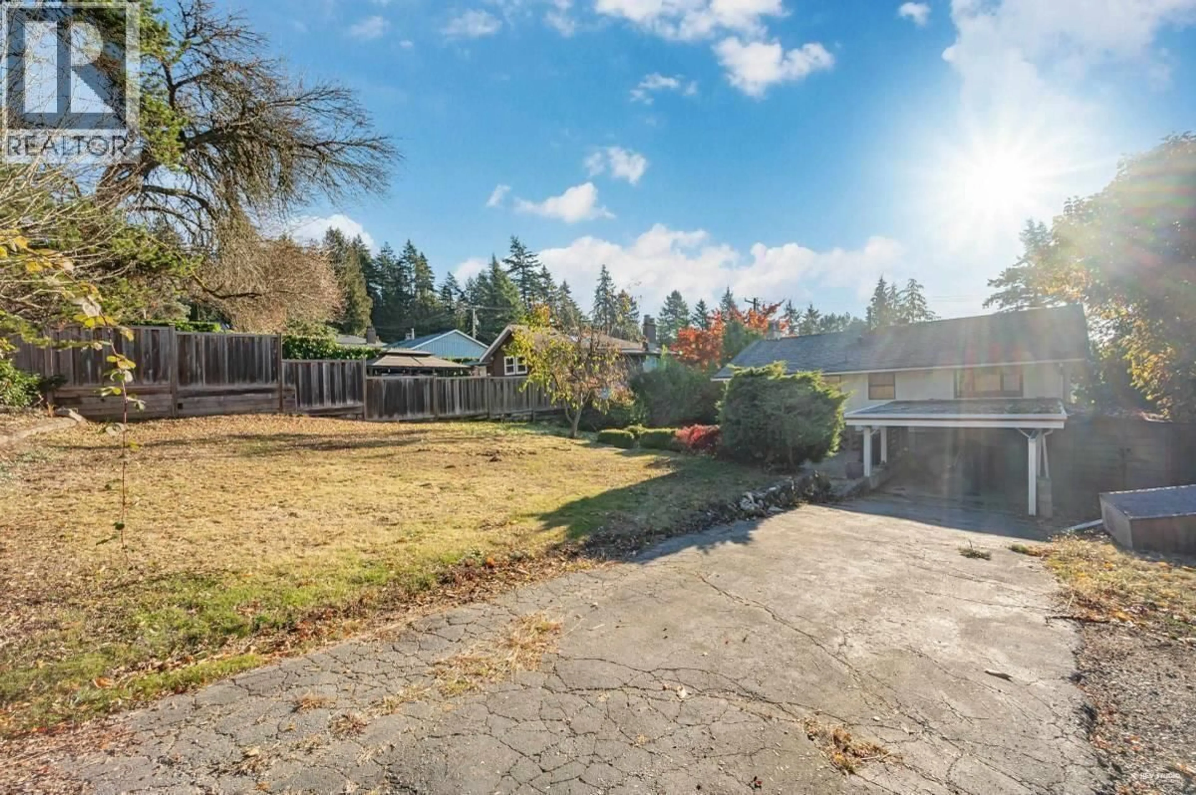 Unknown for 332 LAURENTIAN CRESCENT, Coquitlam British Columbia V3K1Y1