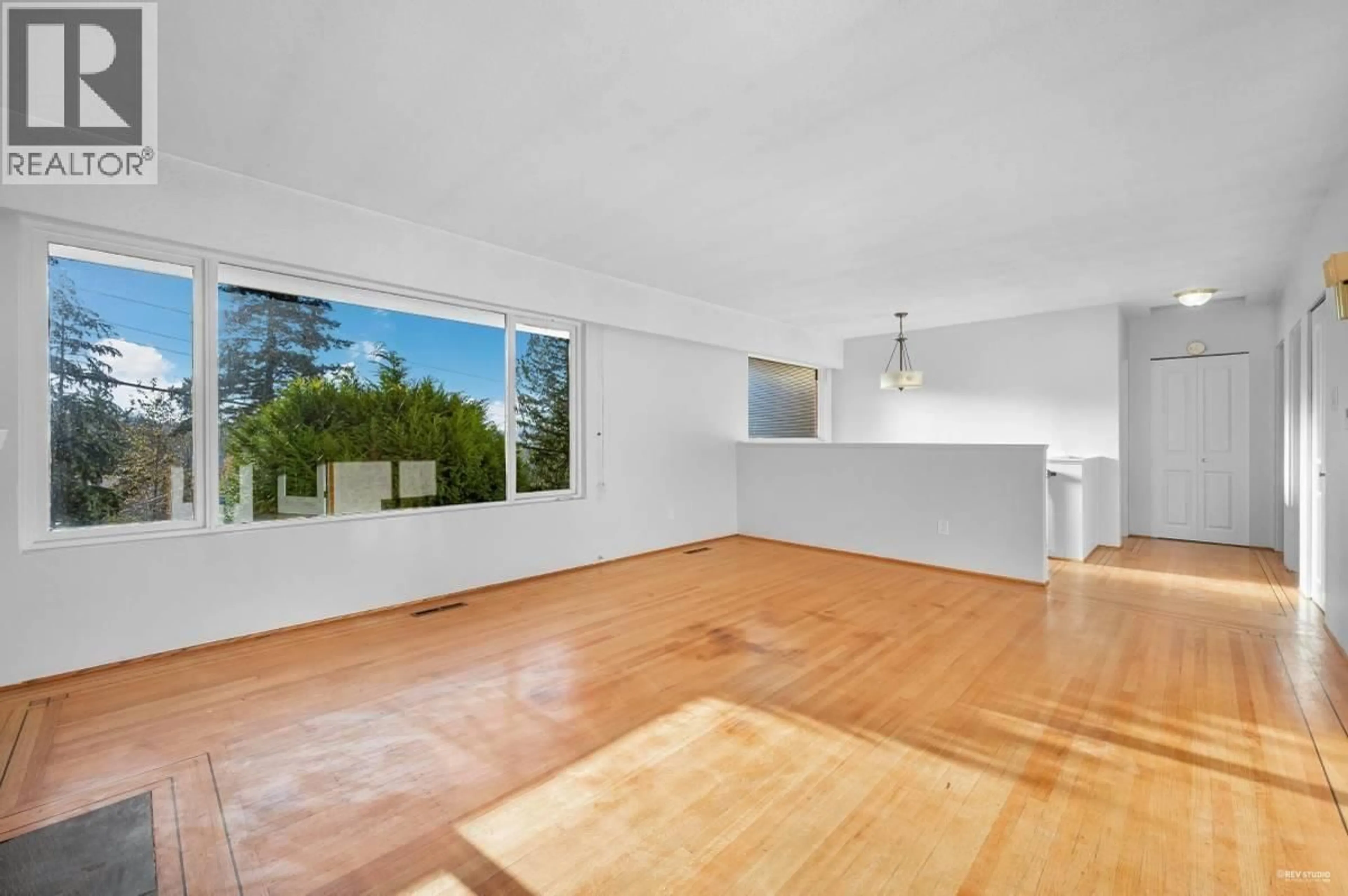 Unknown for 332 LAURENTIAN CRESCENT, Coquitlam British Columbia V3K1Y1