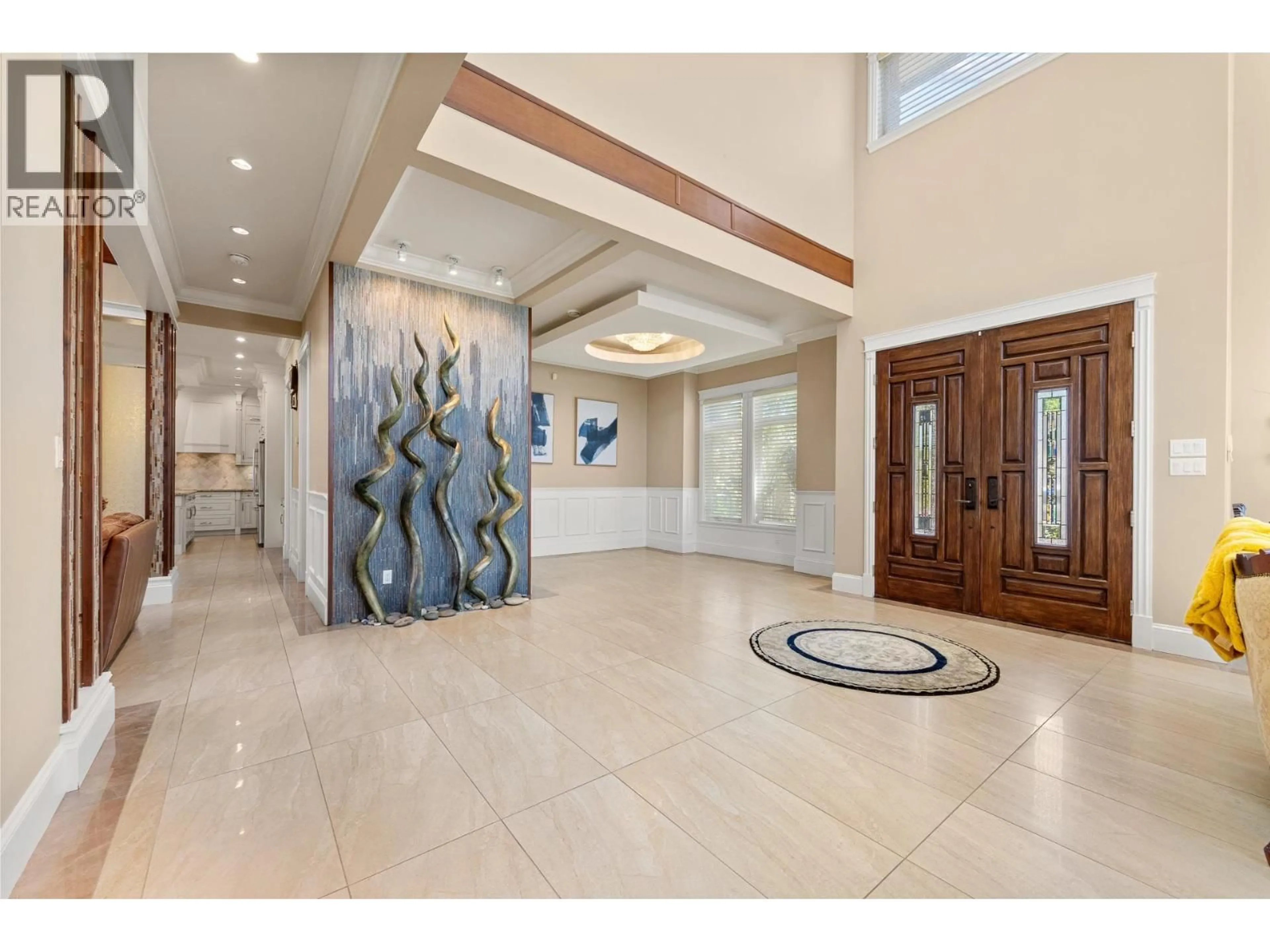 Indoor foyer for 10931 ROSEBROOK ROAD, Richmond British Columbia V7A2R8