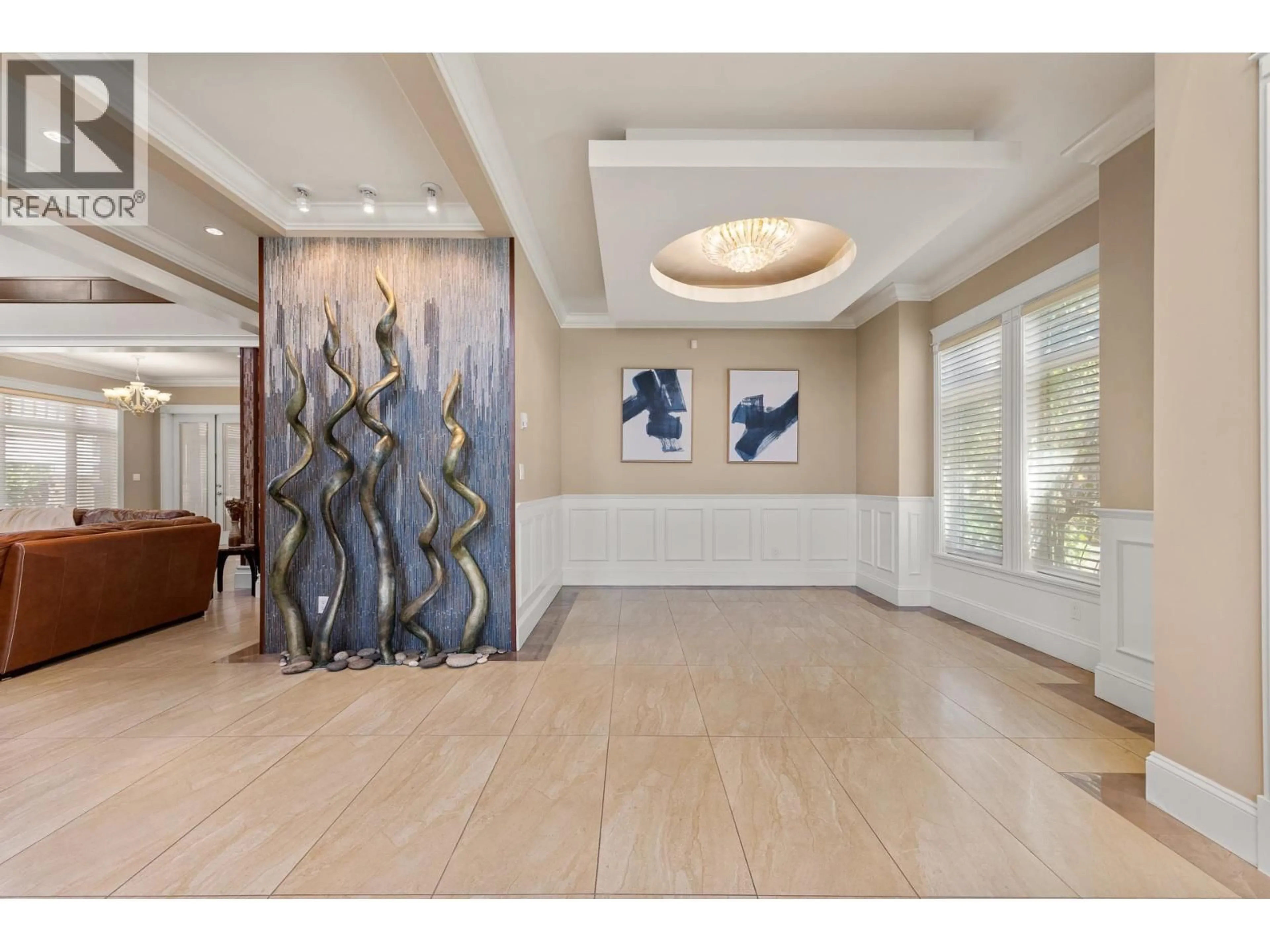 Indoor foyer for 10931 ROSEBROOK ROAD, Richmond British Columbia V7A2R8