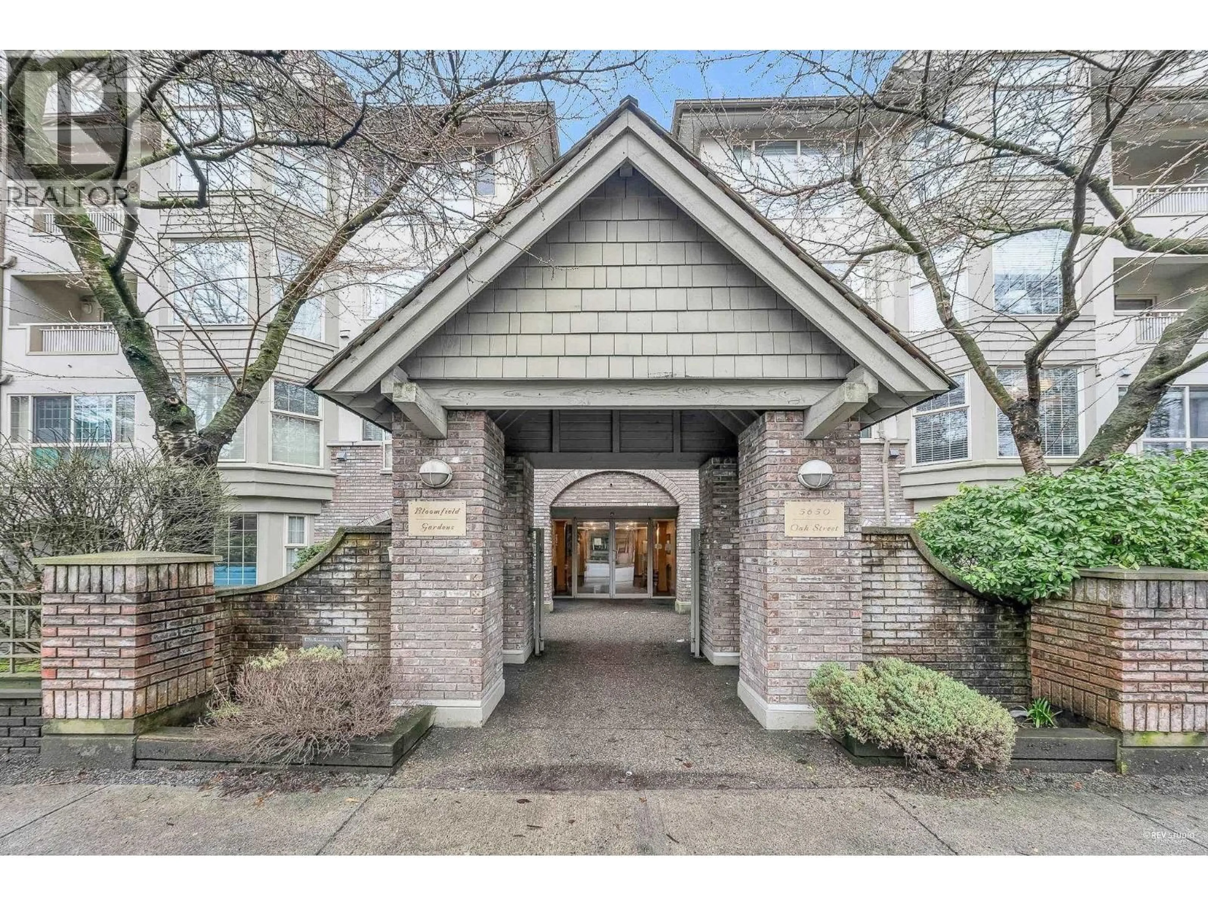 Indoor entryway for 208 - 5650 OAK STREET, Vancouver British Columbia V6M2V6