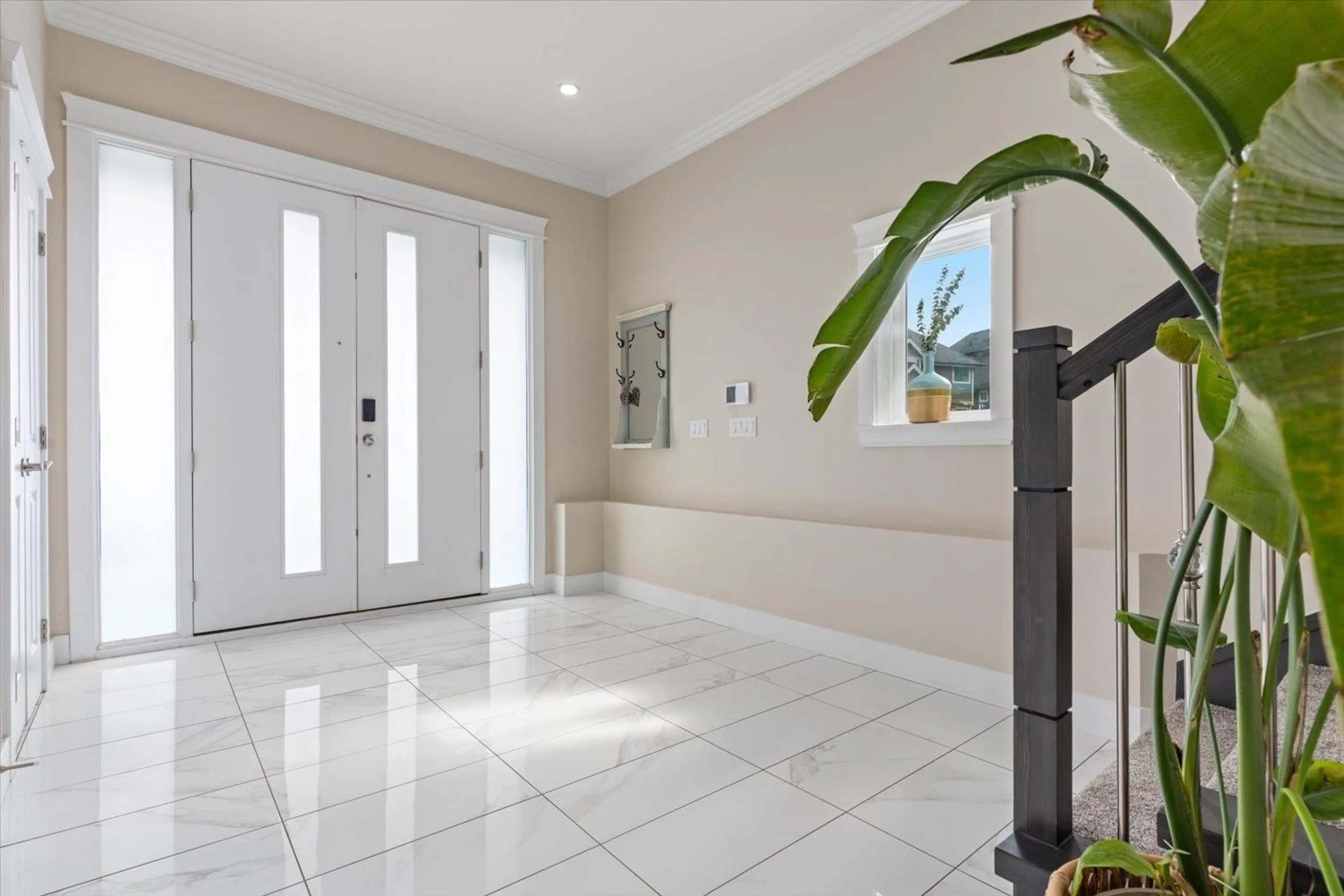 Indoor foyer for 5351 ABBEY CRESCENT, Chilliwack British Columbia V2R0J6
