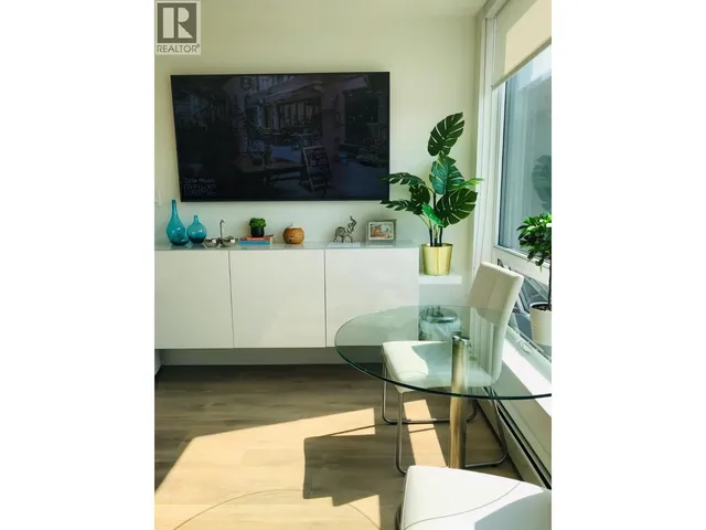 508 - 1788 COLUMBIA STREET, Vancouver 3