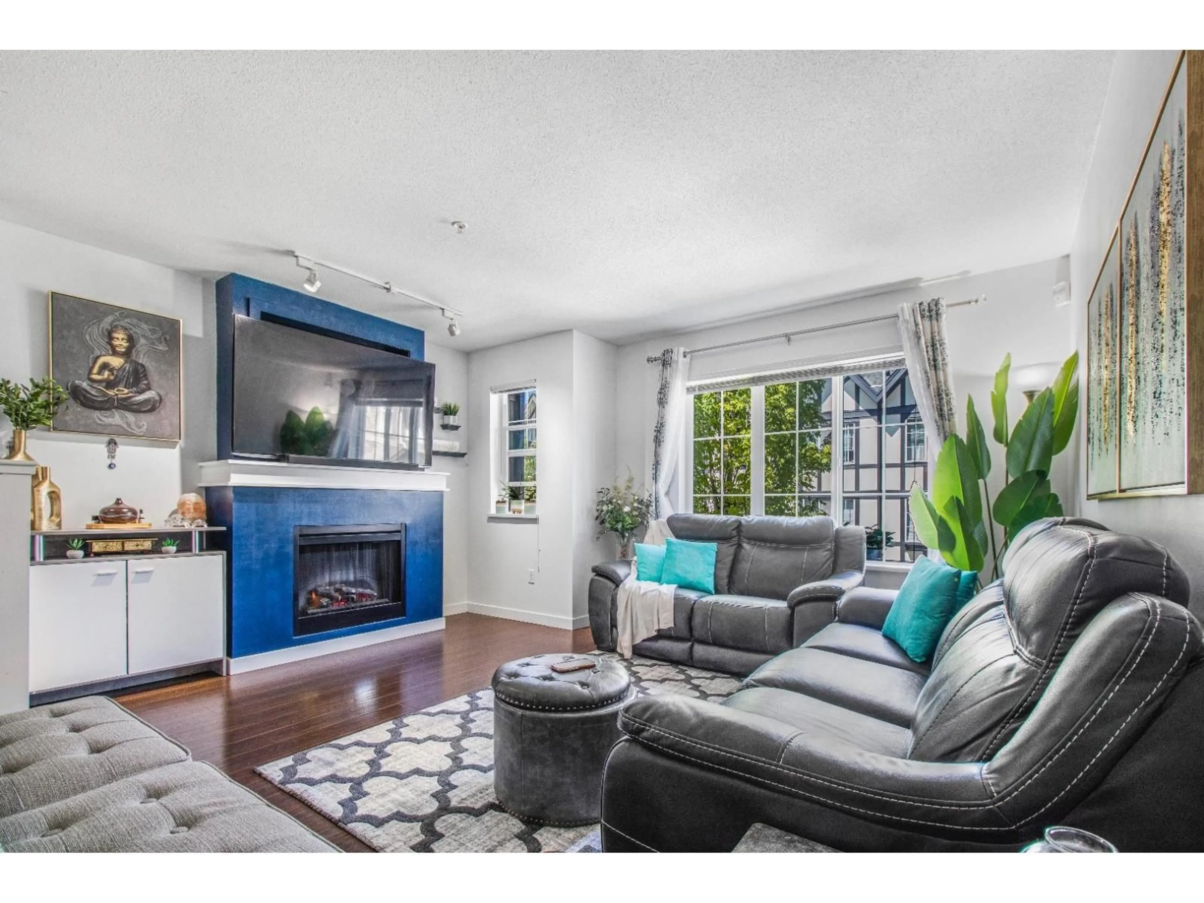 Living room with furniture, unknown for 92 - 20875 80 AVENUE, Langley British Columbia V2Y0B2