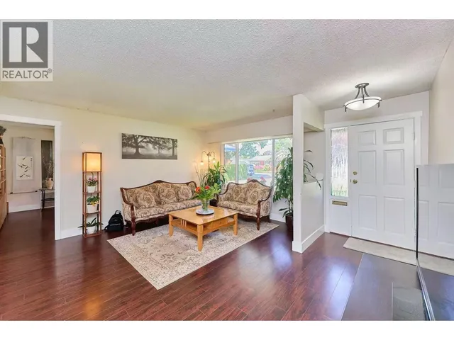 6086 49 AVENUE, Delta 3