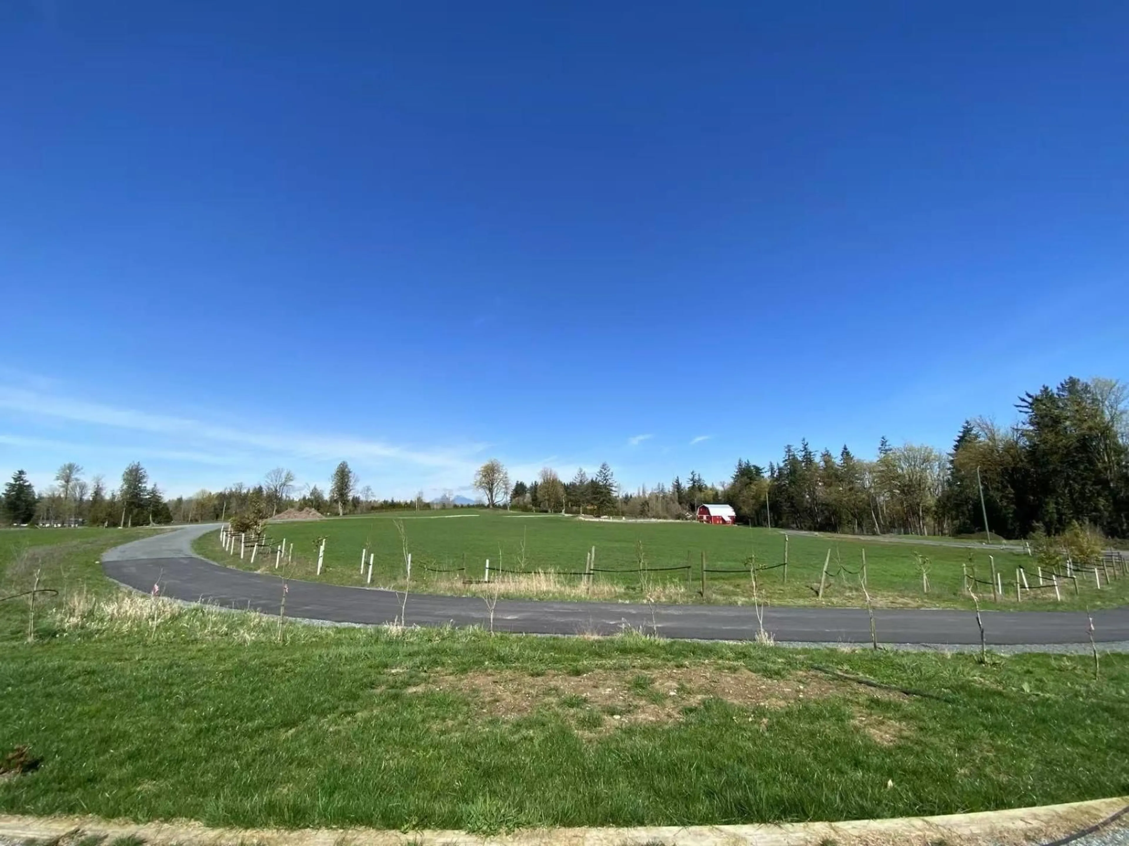 A pic from outside/outdoor area/front of a property/back of a property/a pic from drone, mountain view for 23186 8 AVENUE, Langley British Columbia V2Z2W3