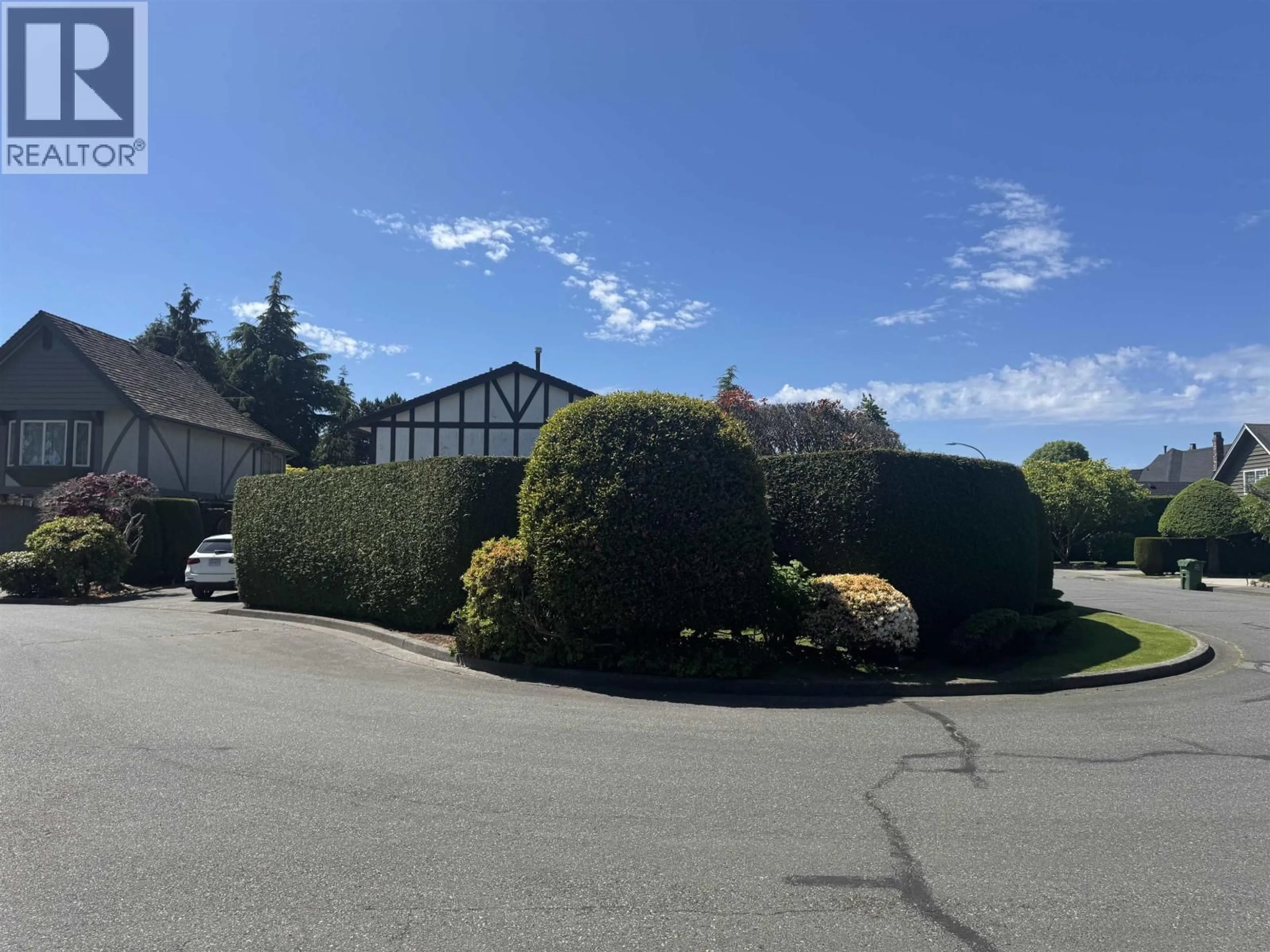 A pic from outside/outdoor area/front of a property/back of a property/a pic from drone, street for 6680 JUNIPER DRIVE, Richmond British Columbia V7E4Z6